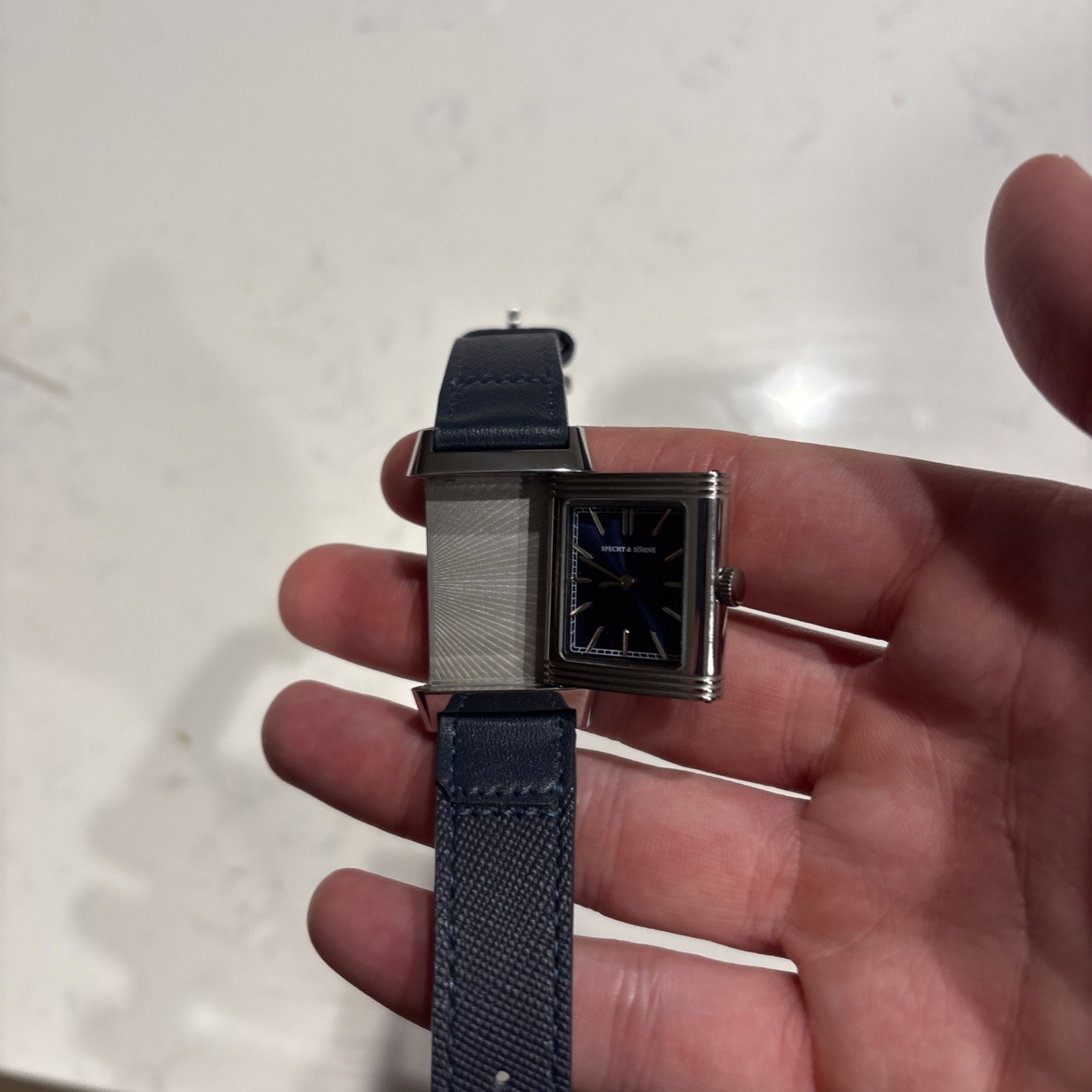 2026 New Fashion Ultrathin Overturn Square Watch Men Quartz Casual 24.4MM