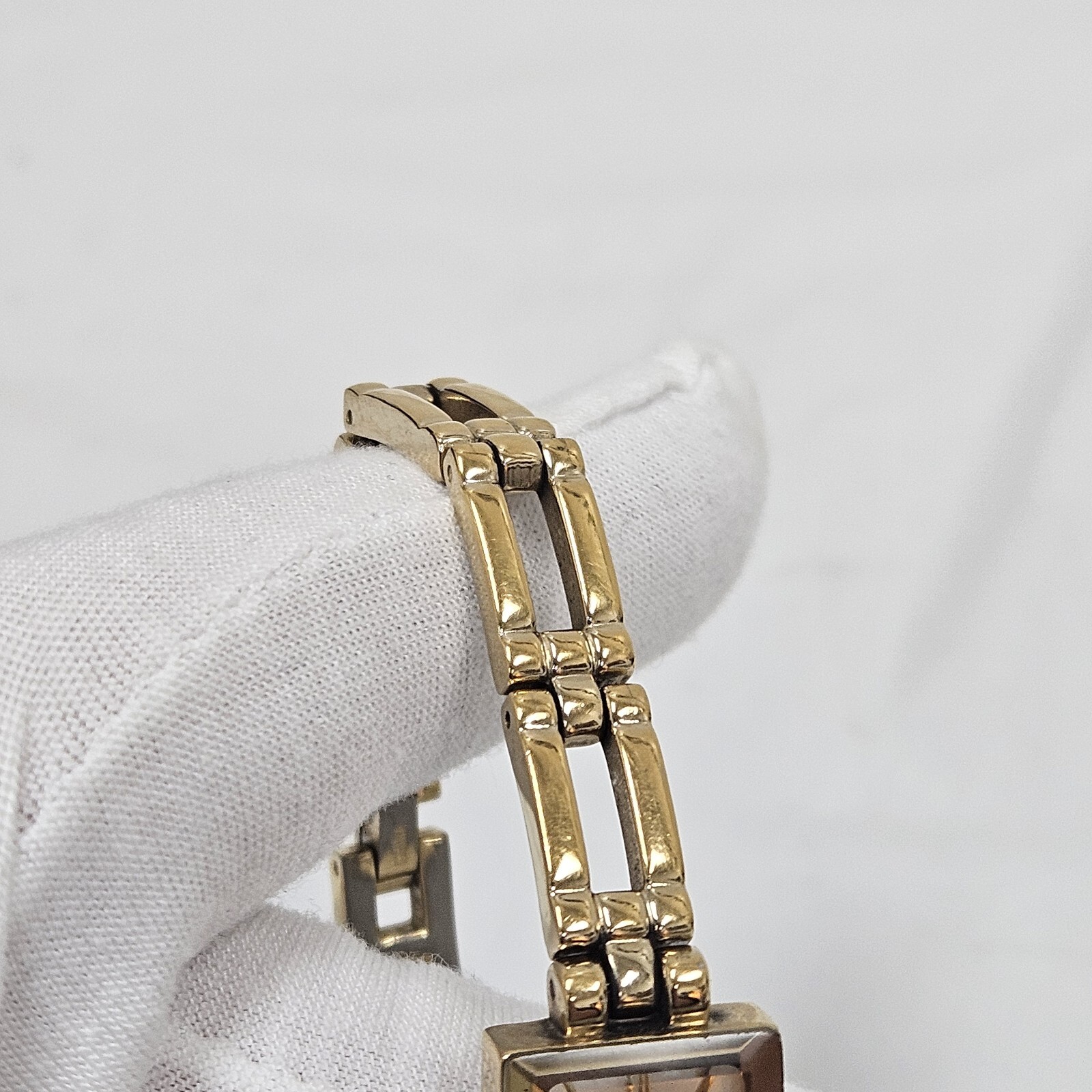 Anne Klein Womens Wrist Watch 16mm Gold Tone Case Quartz 10/4898 New Battery