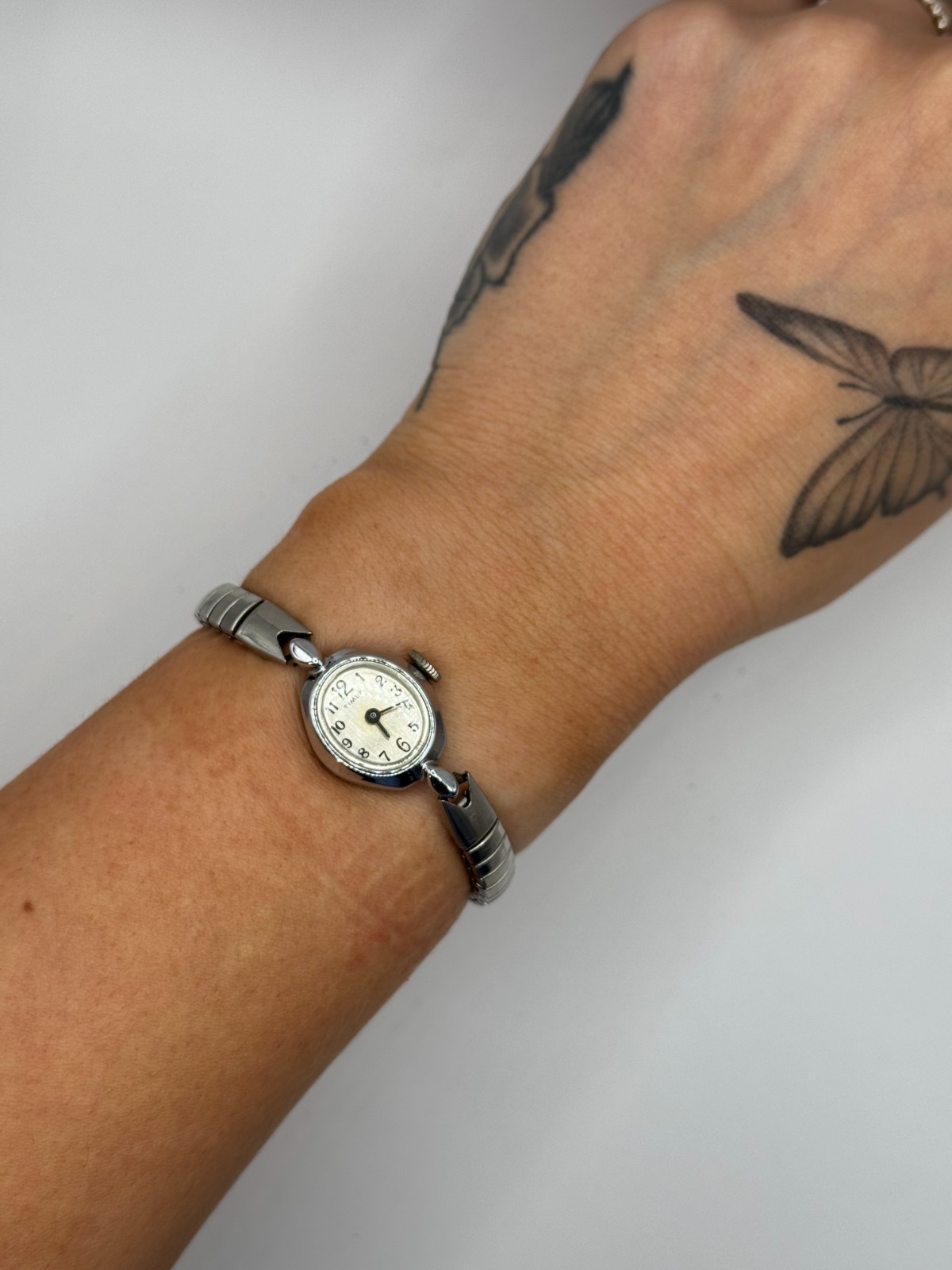 VINTAGE Timex Manual Wind Women’s 17 mm Silver Tone Cocktail Band Watch Serviced
