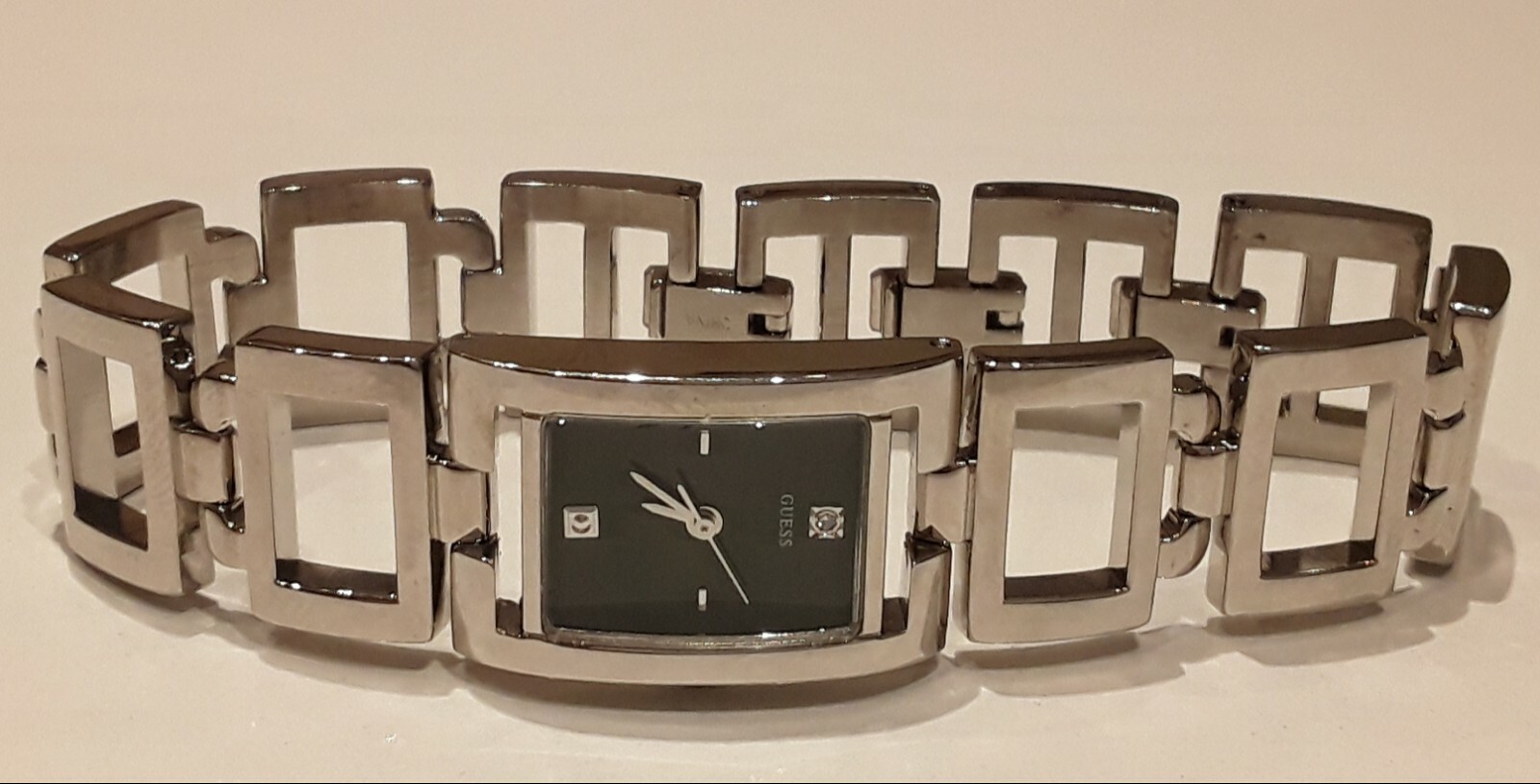 GUESS G86135L Womens Watch Stainless Steel 20mm Quartz Water Resistant 30M *VGC*