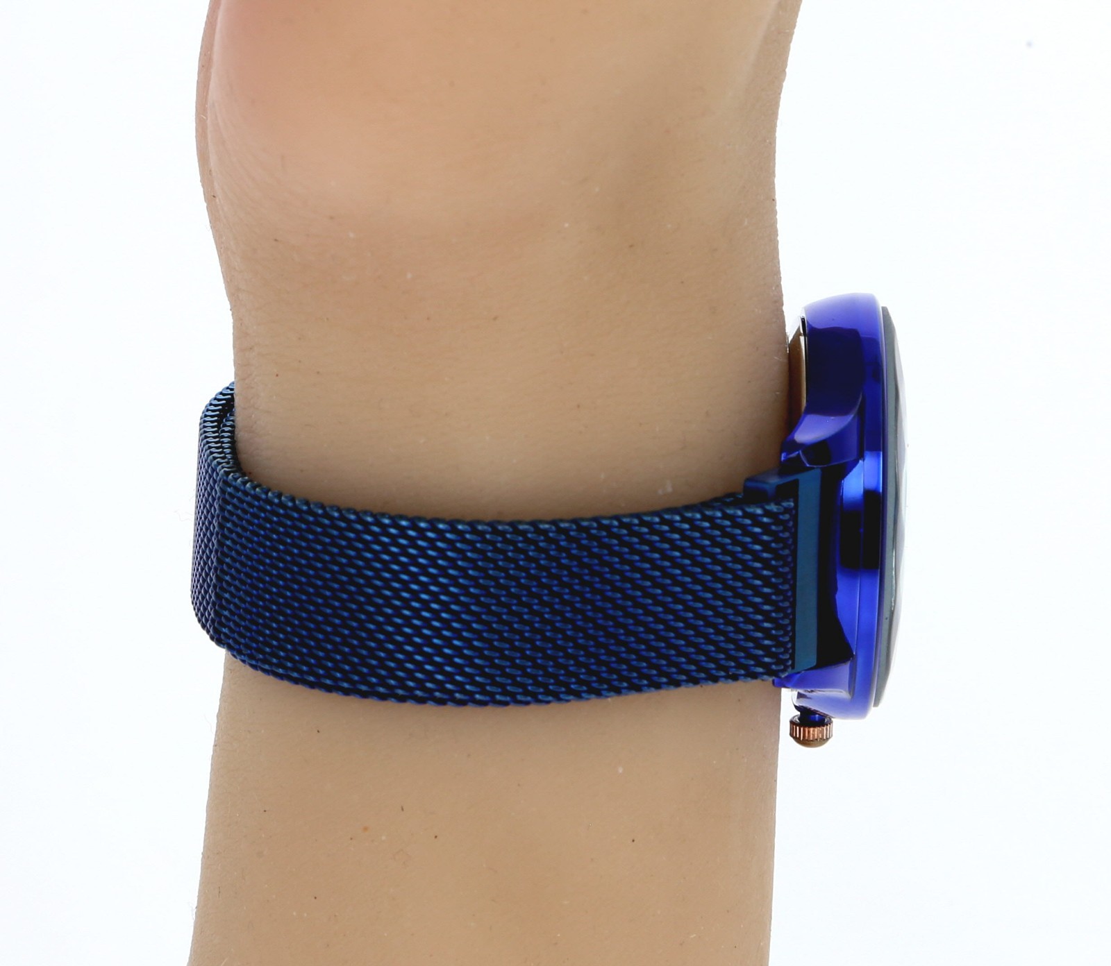 Women’s Blue metallic Finish Easy to Use Magnetized Mesh Band