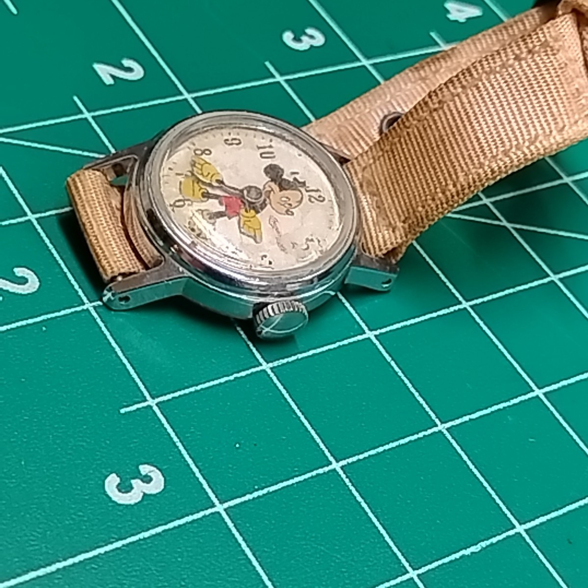 Vintage Timex Ingersoll Mickey Mouse Chrome Round Womens Wristwatch, READ