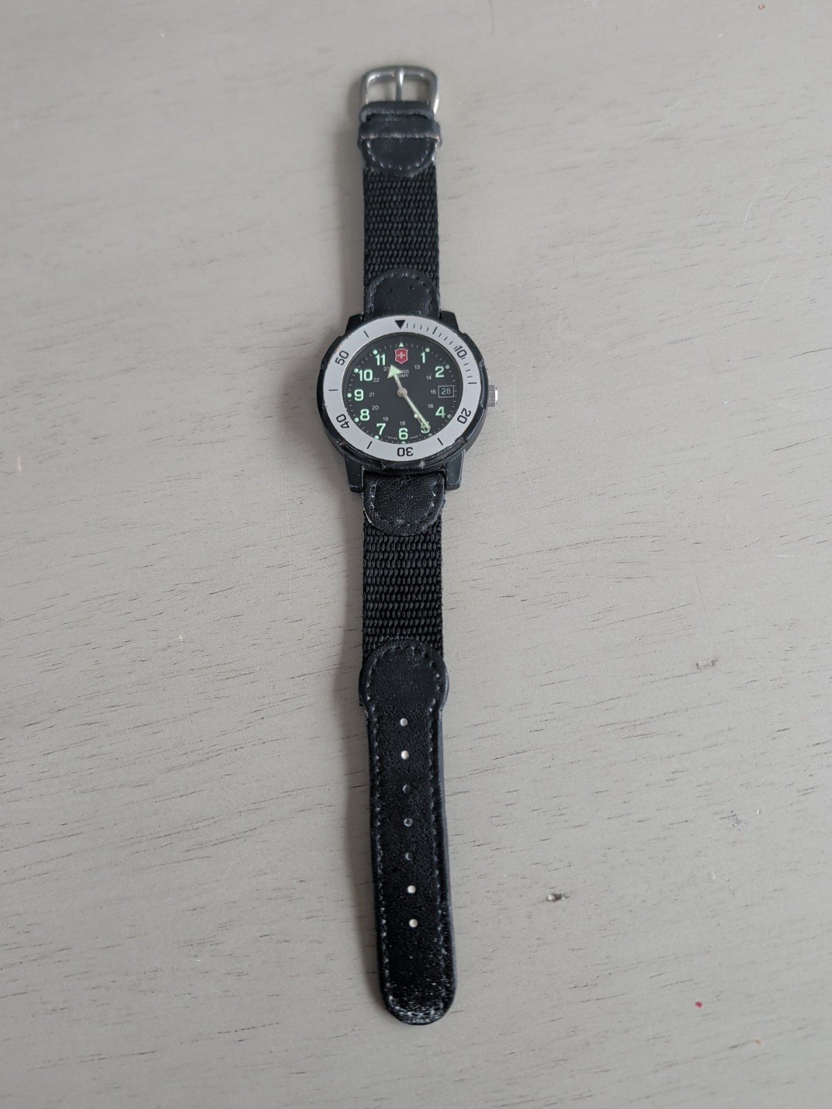 Swiss Army Military Leather Canvas Strap Striker Diver Men’s Black Dial New Batt