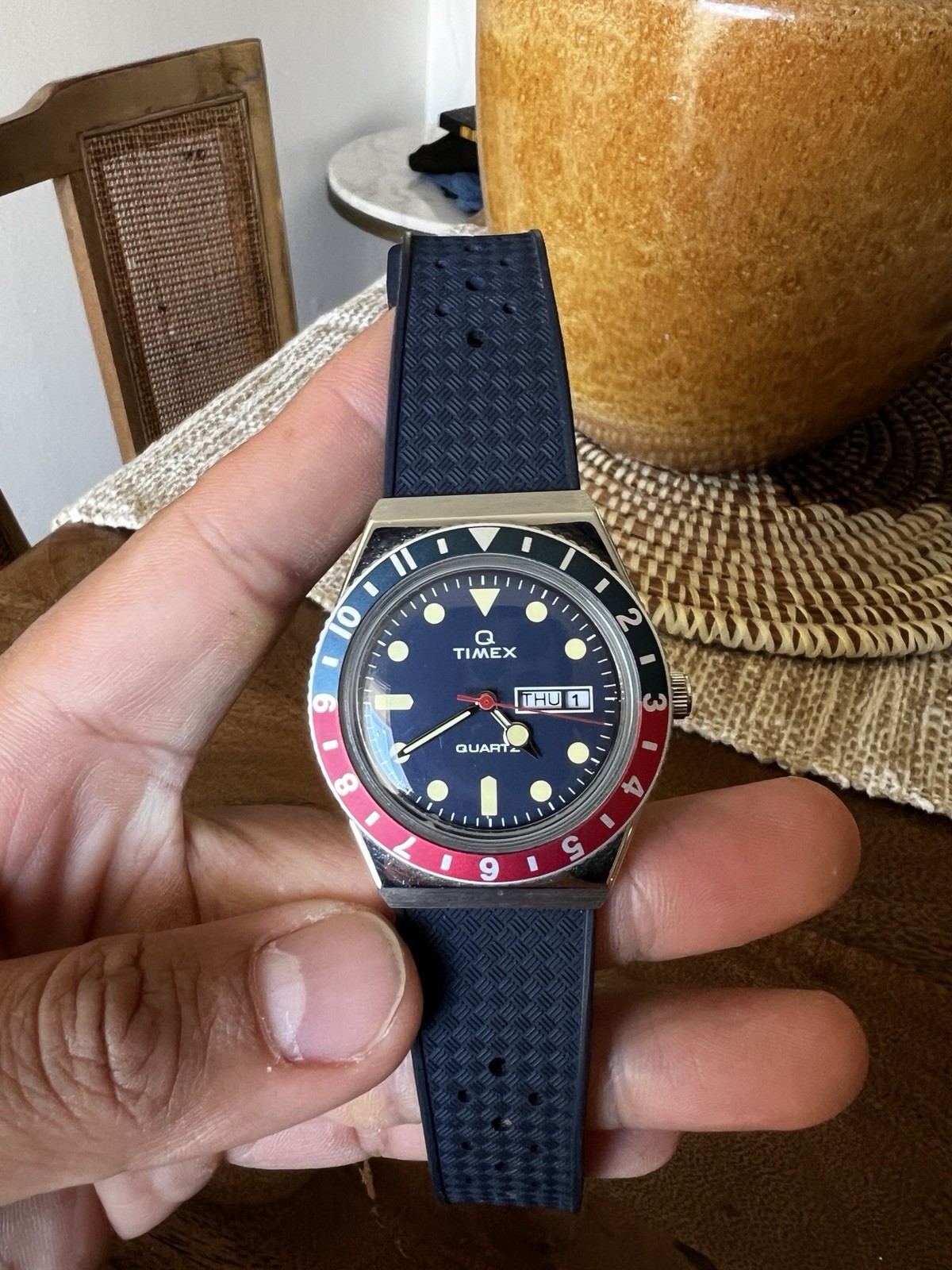 Q Timex Pepsi Bezel Quartz Watch TW2V32100 Vintage Style Rubber Signed Strap