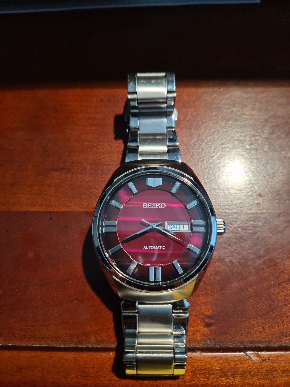 Rare SEIKO Automatic Red Dial 45mm 7S26 Multi Faceted Crystal-Day Date Watch