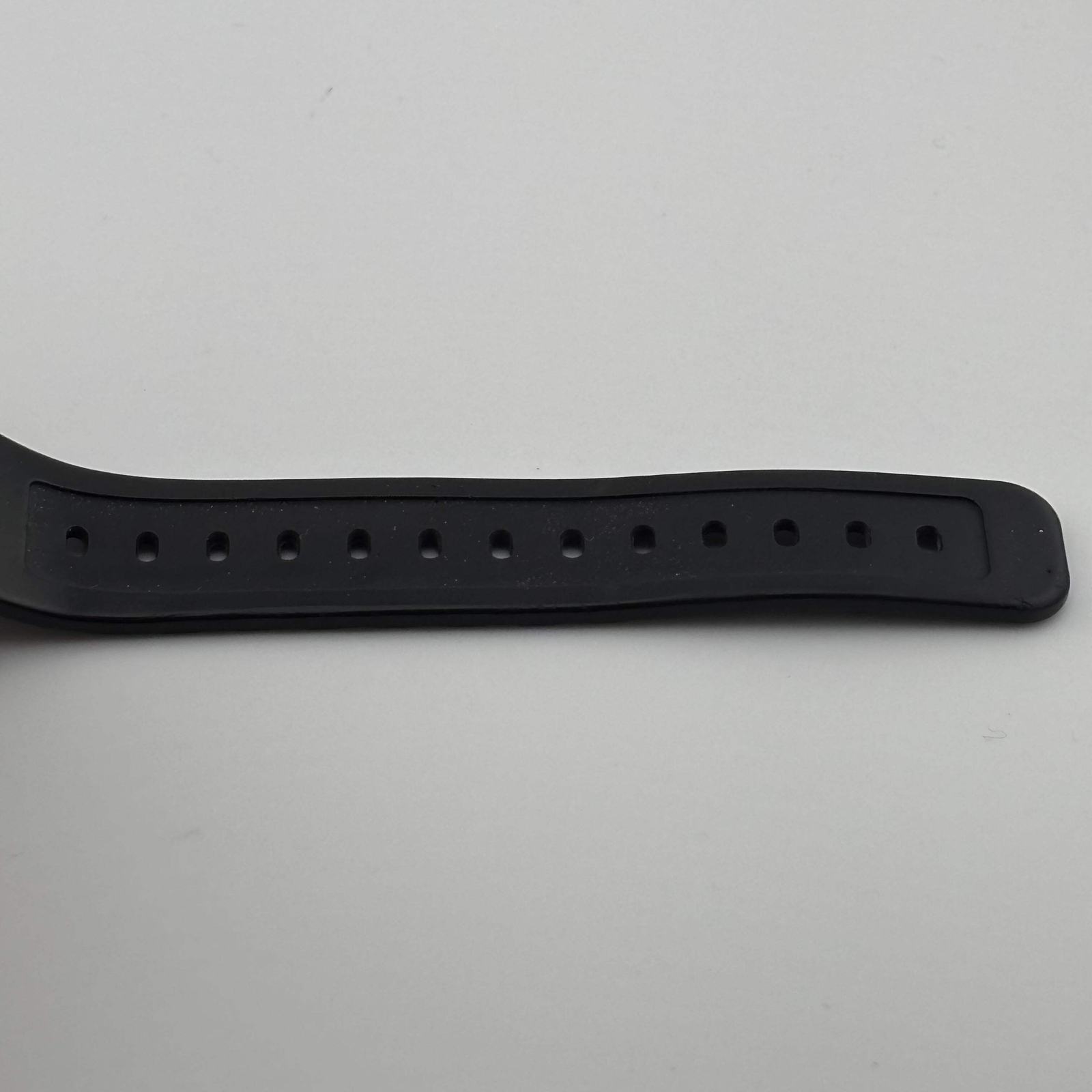 CASIO G-SHOCK G-5600UE Tough Solar Windshield damaged World Time 43.9mm