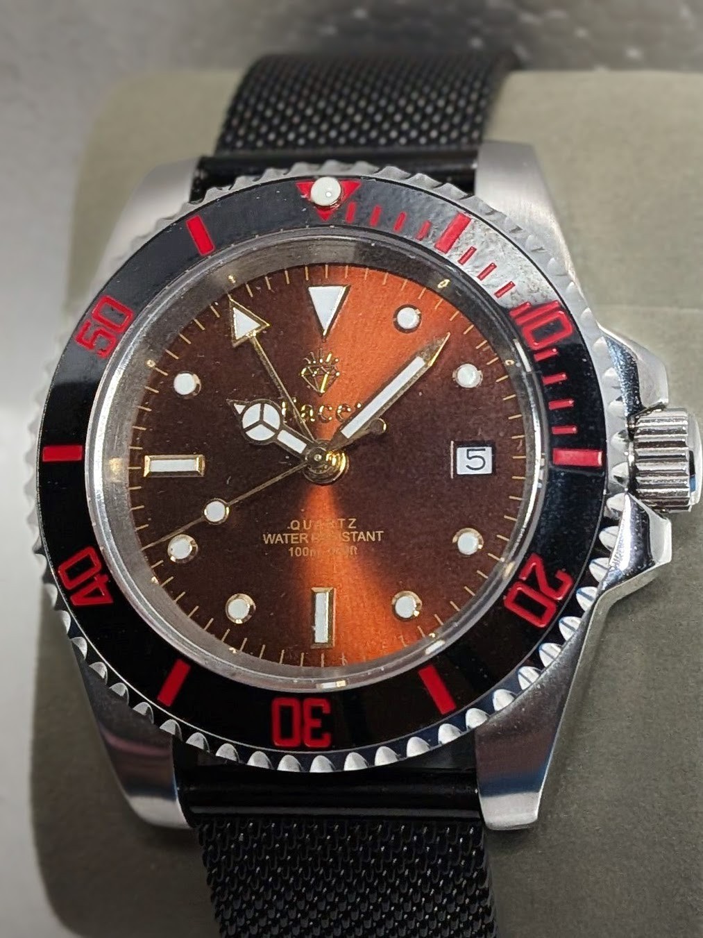 Facet GMT Milano with GMT movement and mesh braclet
