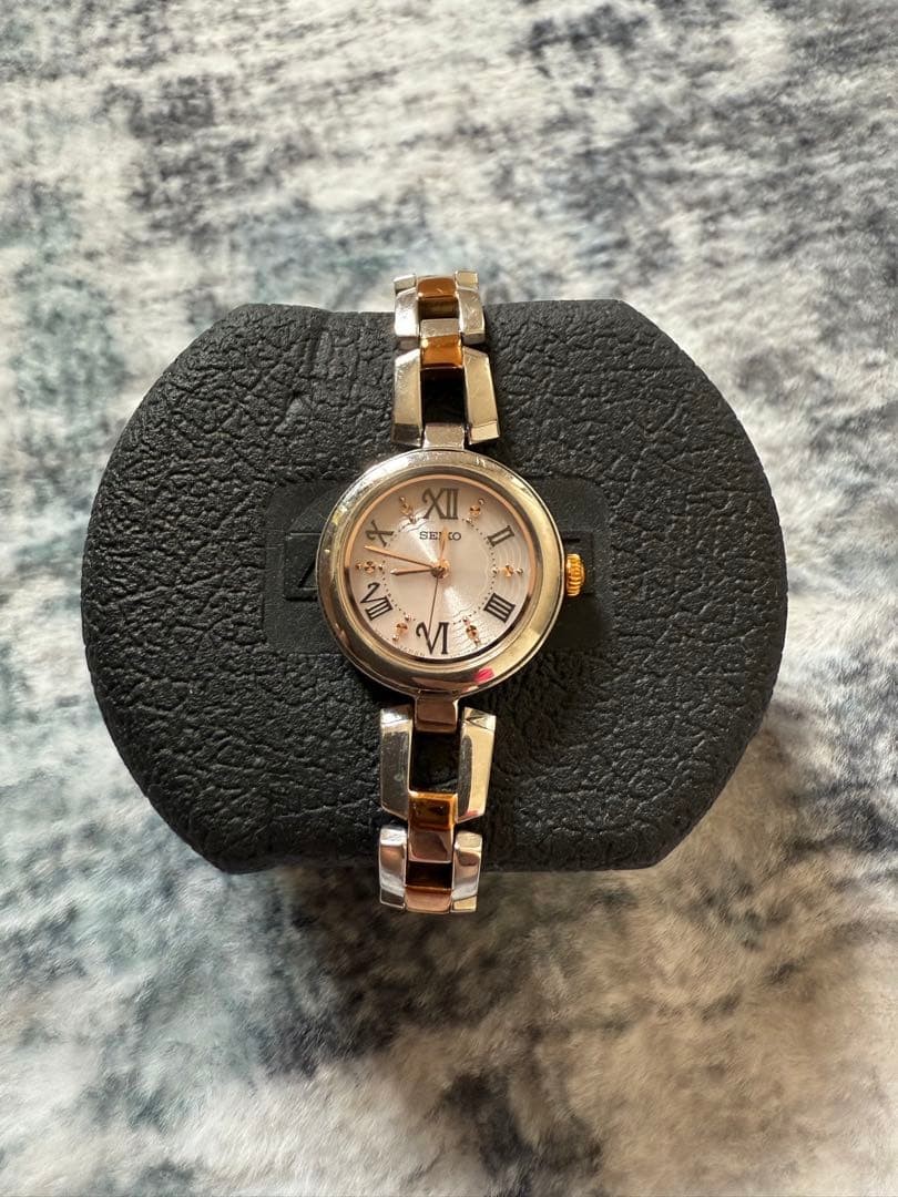 SEIKO Solar Women’s Watch V117-0CV0 10 ​​ATM Water Resistant