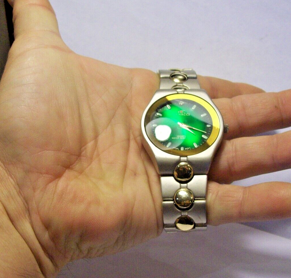 Denacci Mens Watch Vintage 90’s w/Push Button Deploy Minty Looks Runs Great NICE