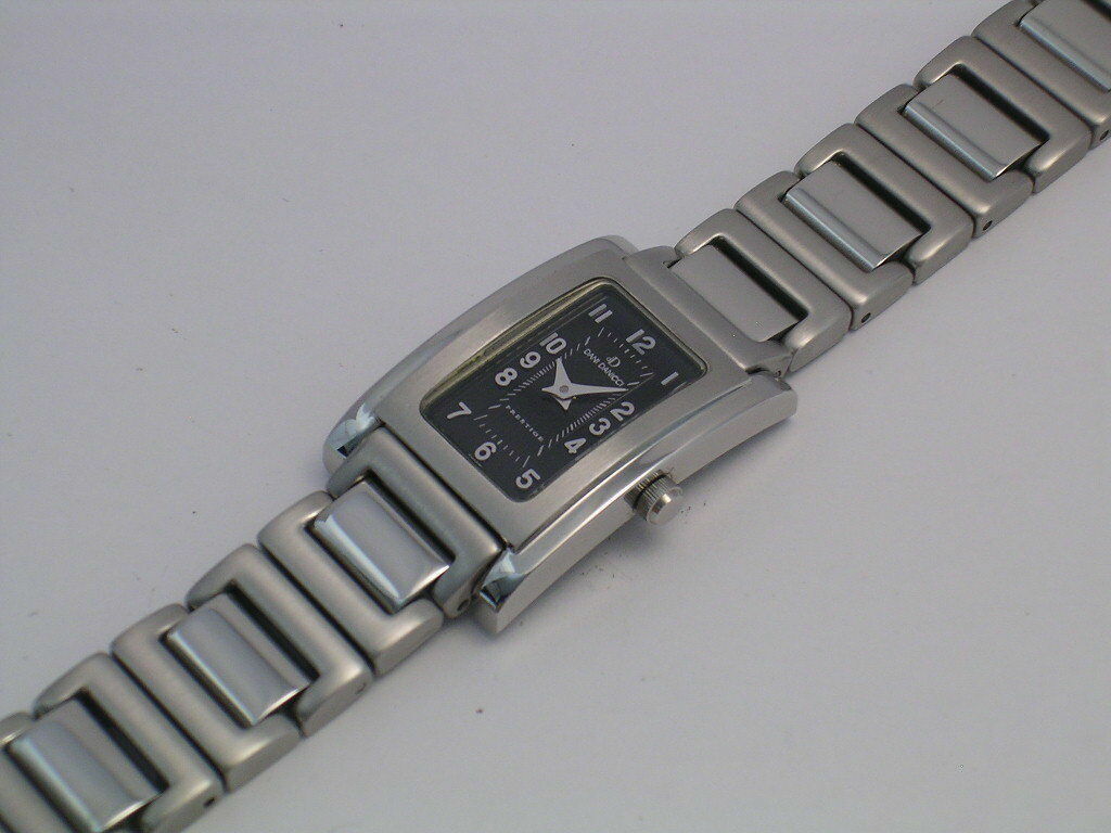 Reloj suizo para mujer Dani Danicci en acero inoxidable nuevo