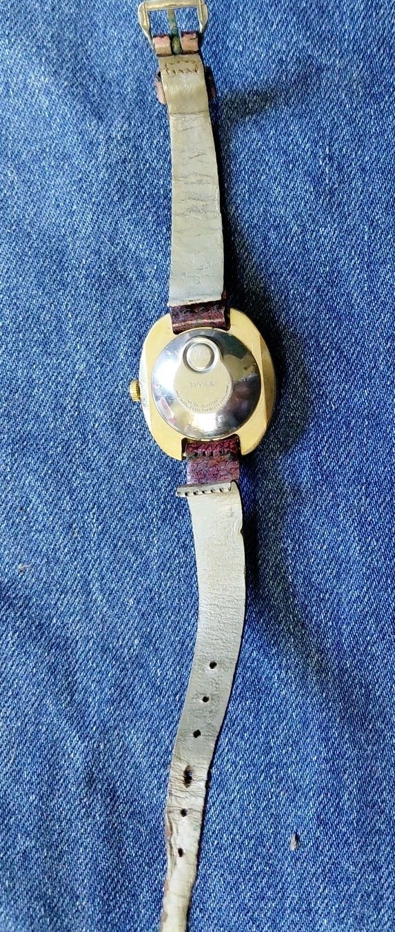 Vintage 70s Timex Electric Ladies Watch – Burgundy Dial & Gold Hobnail Bezel