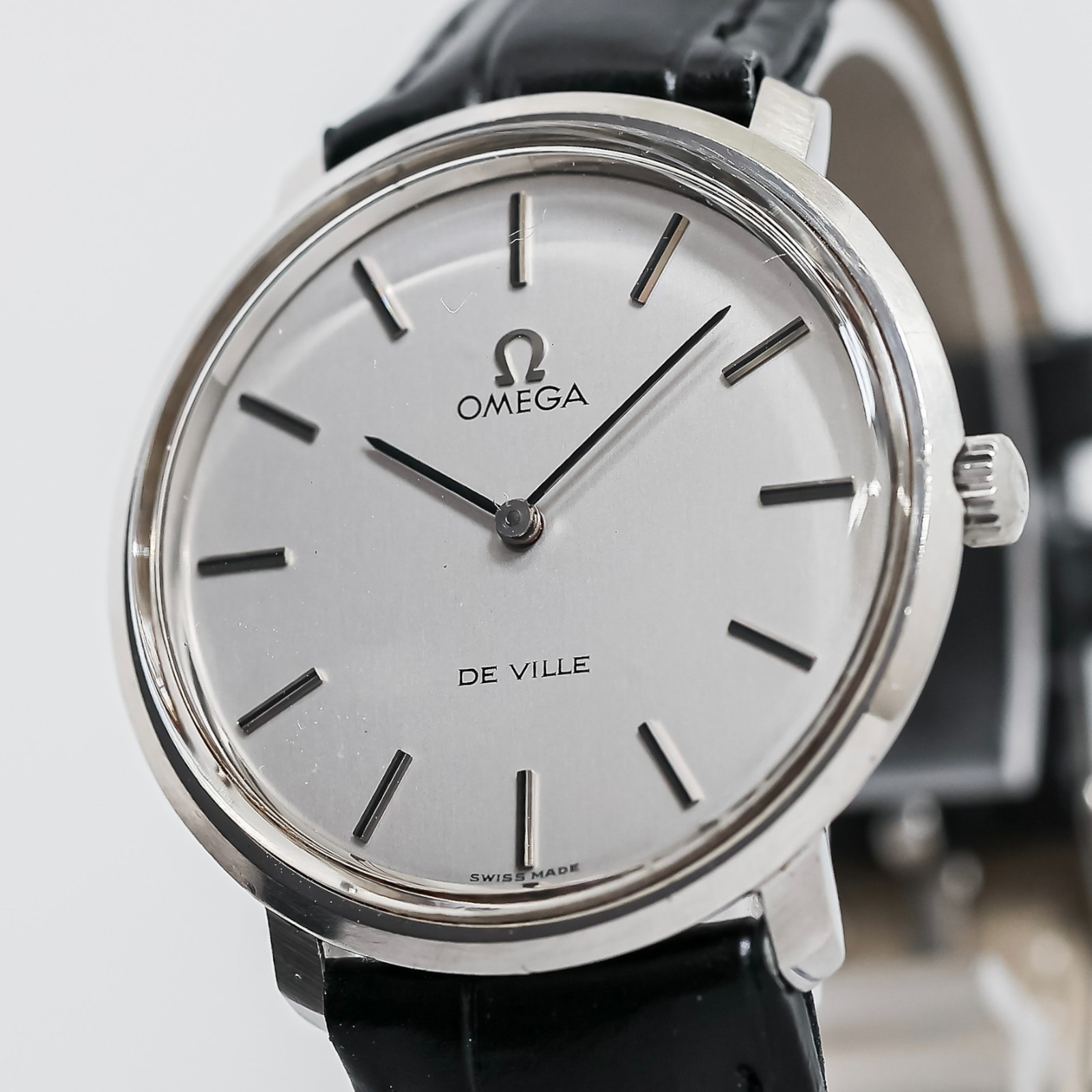 Vintage 1970s *NEAR MINT* OMEGA De Ville TOOL.104 Manual Winding Silver 33mm Men