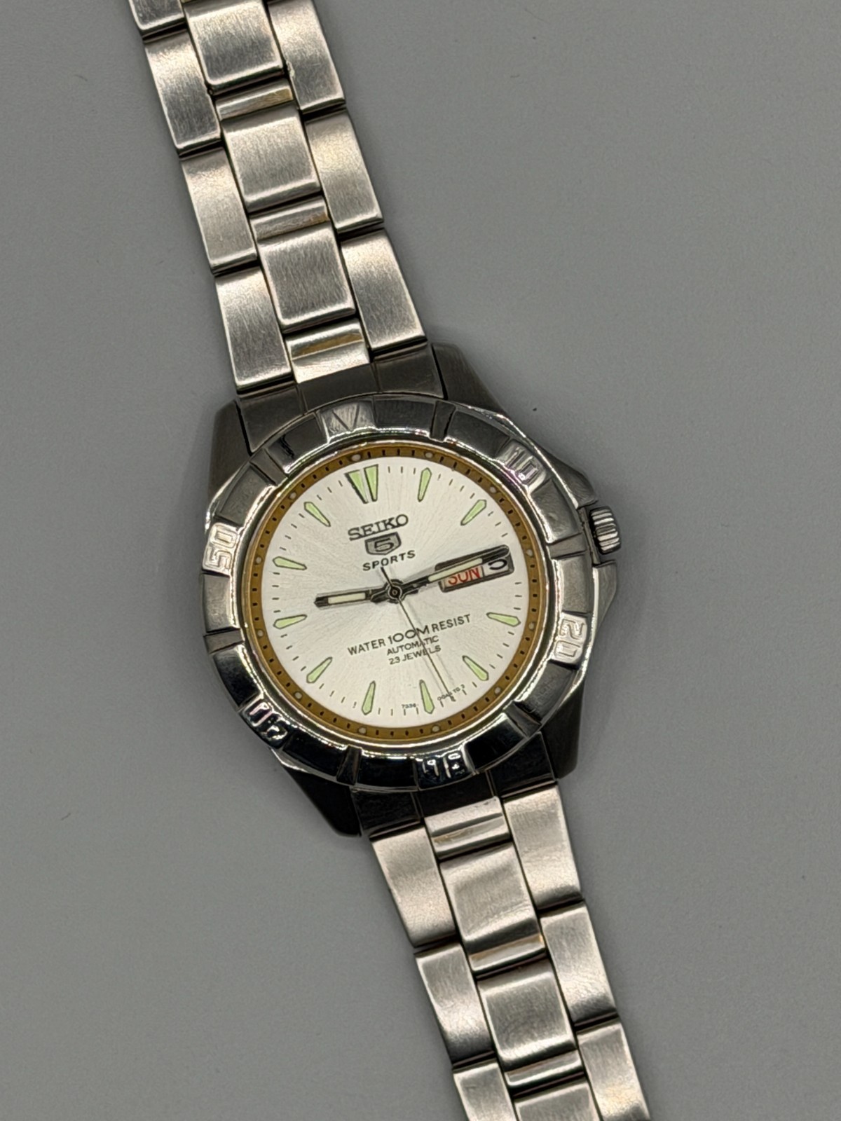 Vintage Seiko 5 Sports Automatic 7s36 Men’s Watch 42 mm Day Date Japan Made