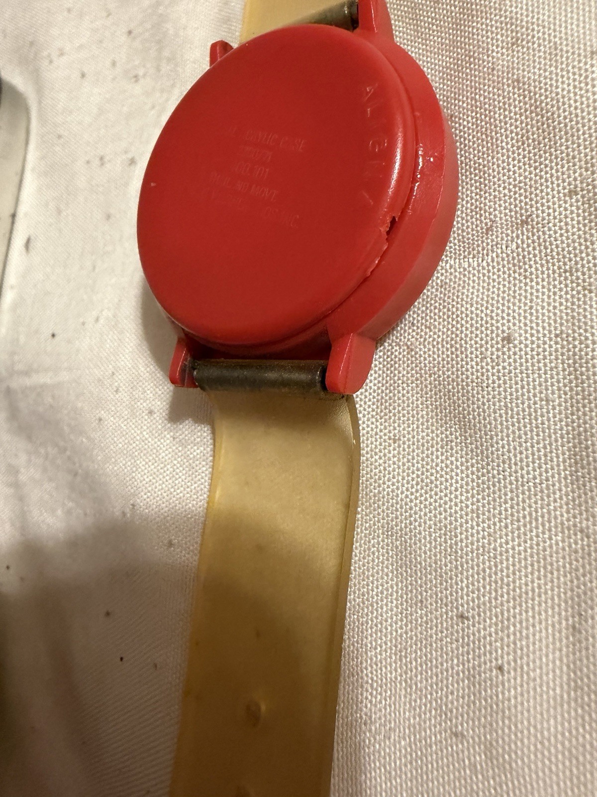 Armitron Looney Tunes Quartz Analog Watch 1989 Red Case Beige Strap Tin Manual