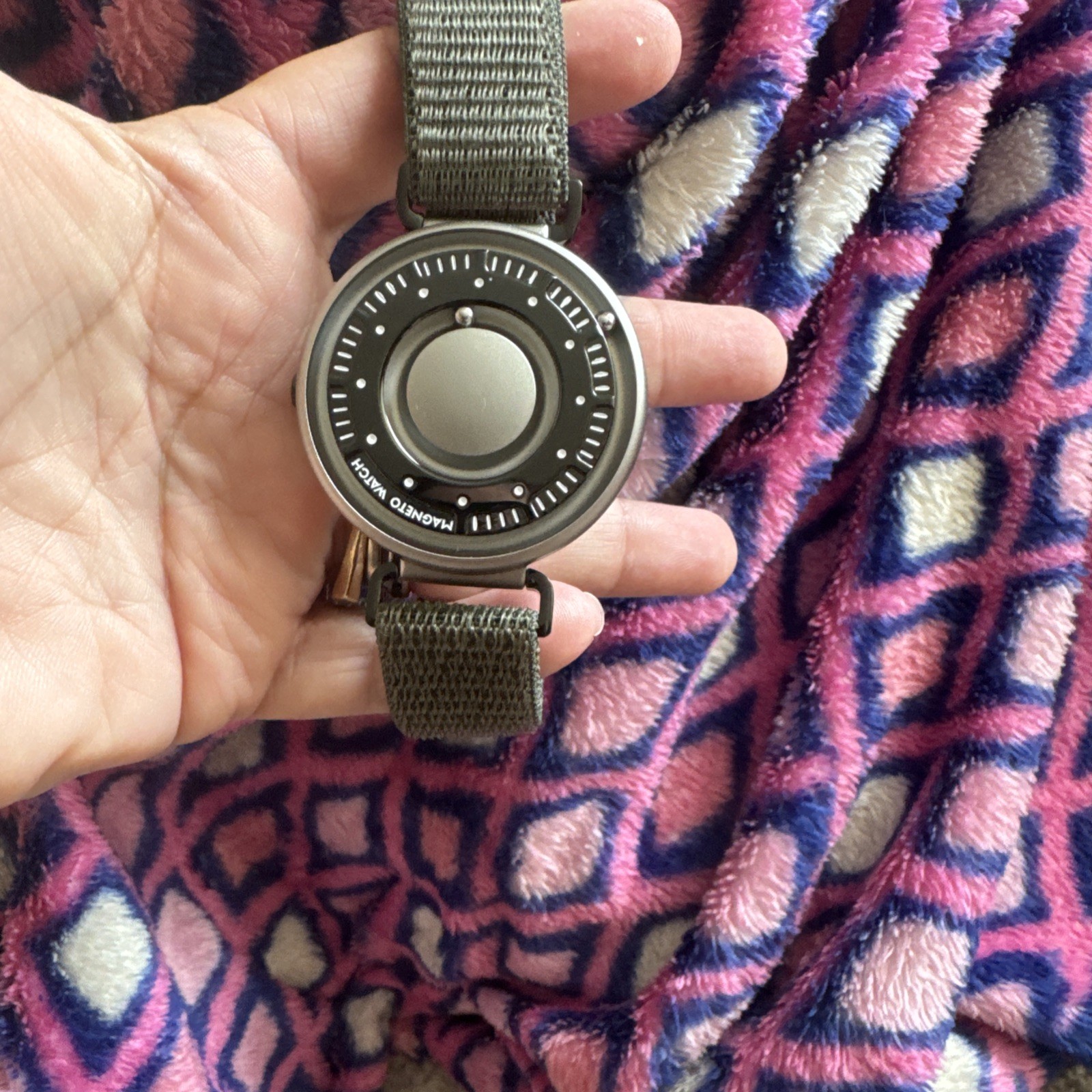 NEW Magneto Watch. Men’s. Magnetic Watch Futuristic. Khaki Green Band