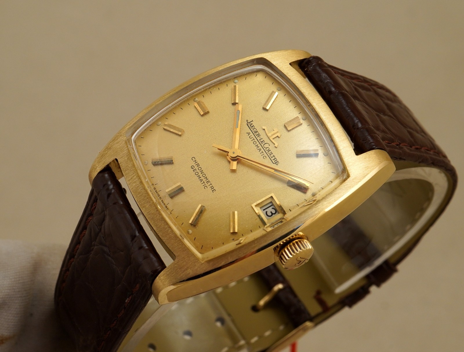 VINTAGE JAEGER-LECOULTRE GEOMATIC TONNEAU E560 18K GOLD ORIGINAL FULL SET 1970’S