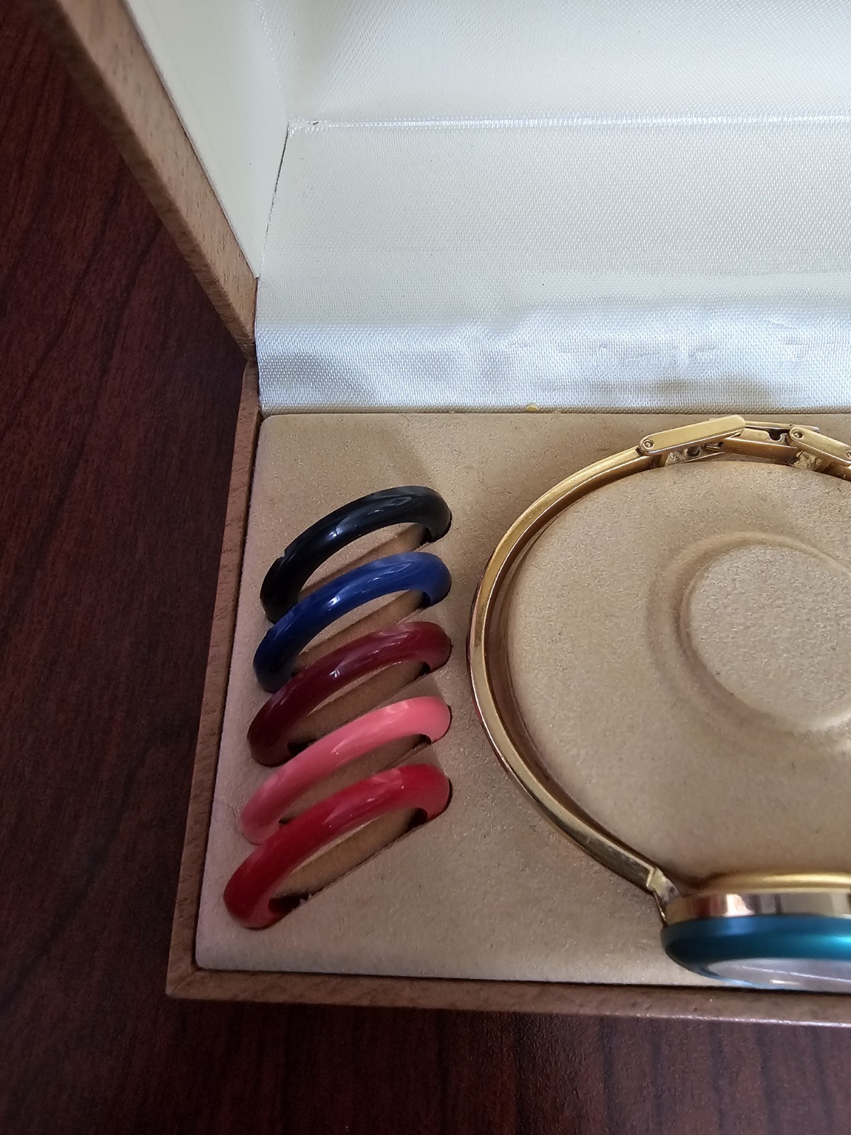 Vintage Gucci 11/12 Gold Bezel Watch Interchangeable Bezel