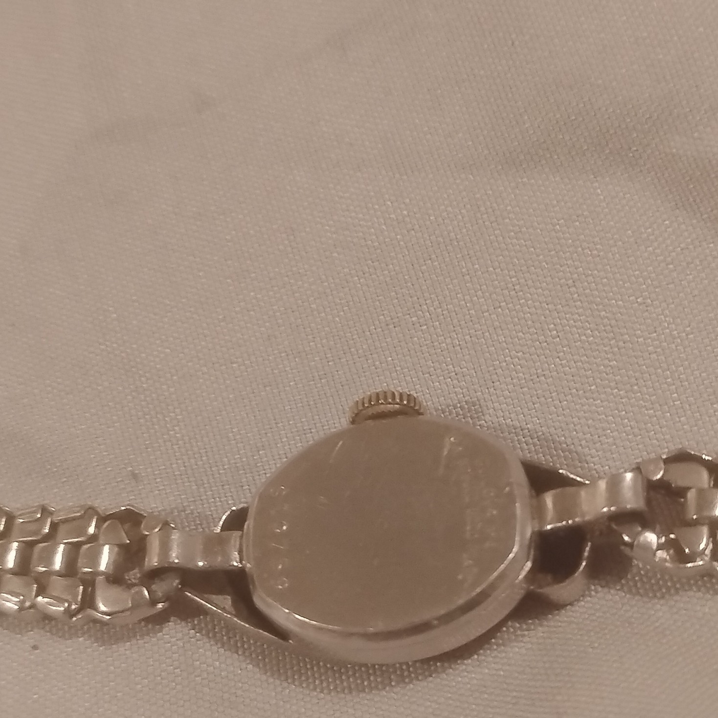 Women’s Silver Oval Dress Wristwatch Analog Metal Bracelet Band Formal Style