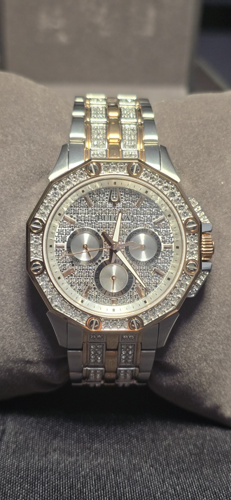 Bulova 98C133 Octava Men’s Quartz Watch 41.5mm Two-Tone Gold Silver Crystal