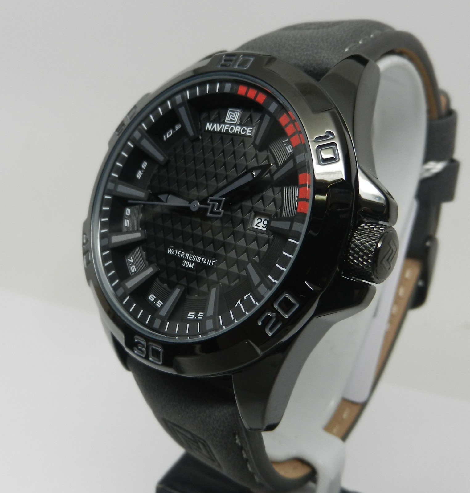 Men’s 45mm Navi Force Textured 3D Pyramid Black Date Dial 30 Meter Sport Watch