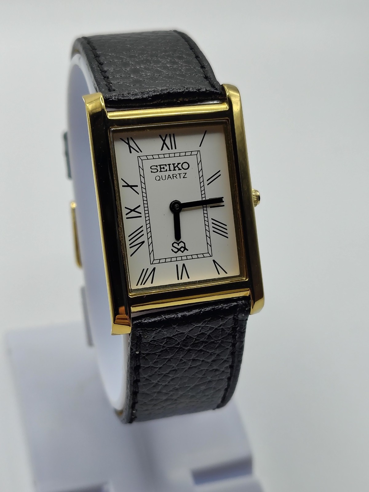 vintage seiko slim quartz men’s wrist watch White Dial Leather Strap