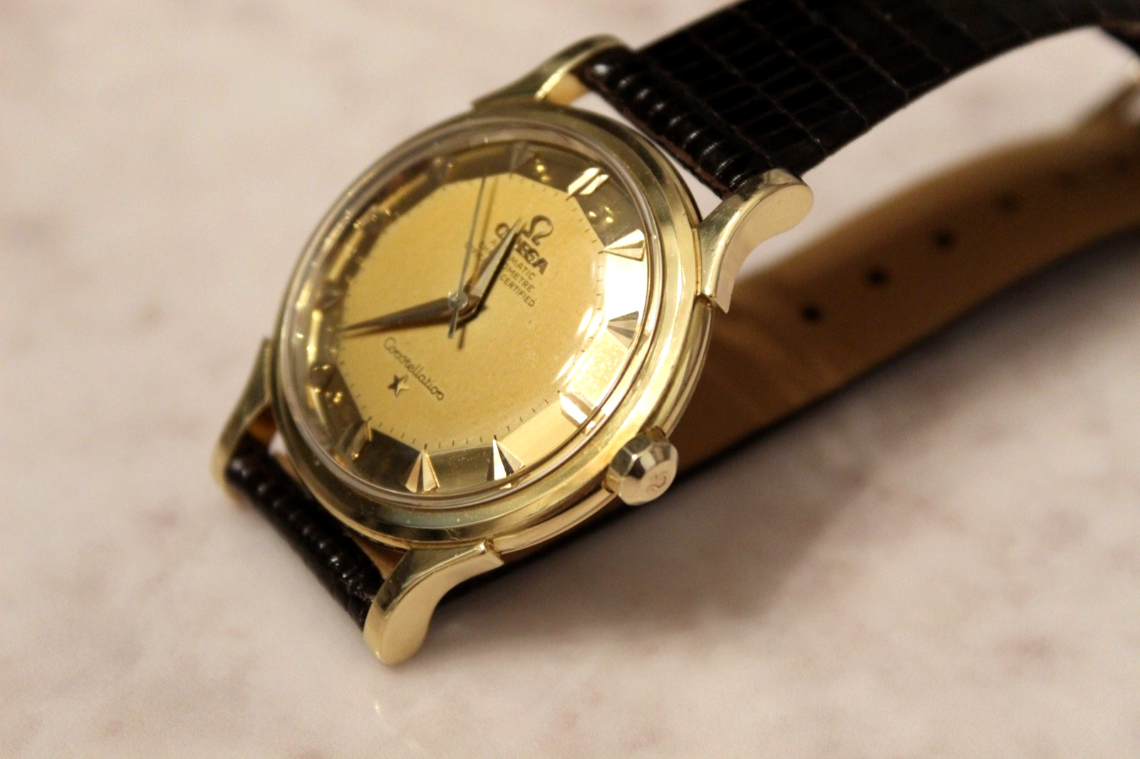 VINTAGE OMEGA CONSTELLATION DELUXE REF. 2782 SC 18K GOLD PIE-PAN AUTO MENS WATCH