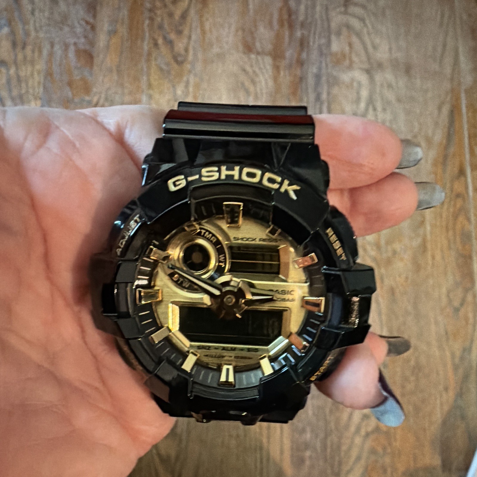 Casio G-SHOCK Analog-Digital Shock-Resistant 200m Black/Gold Box Manual