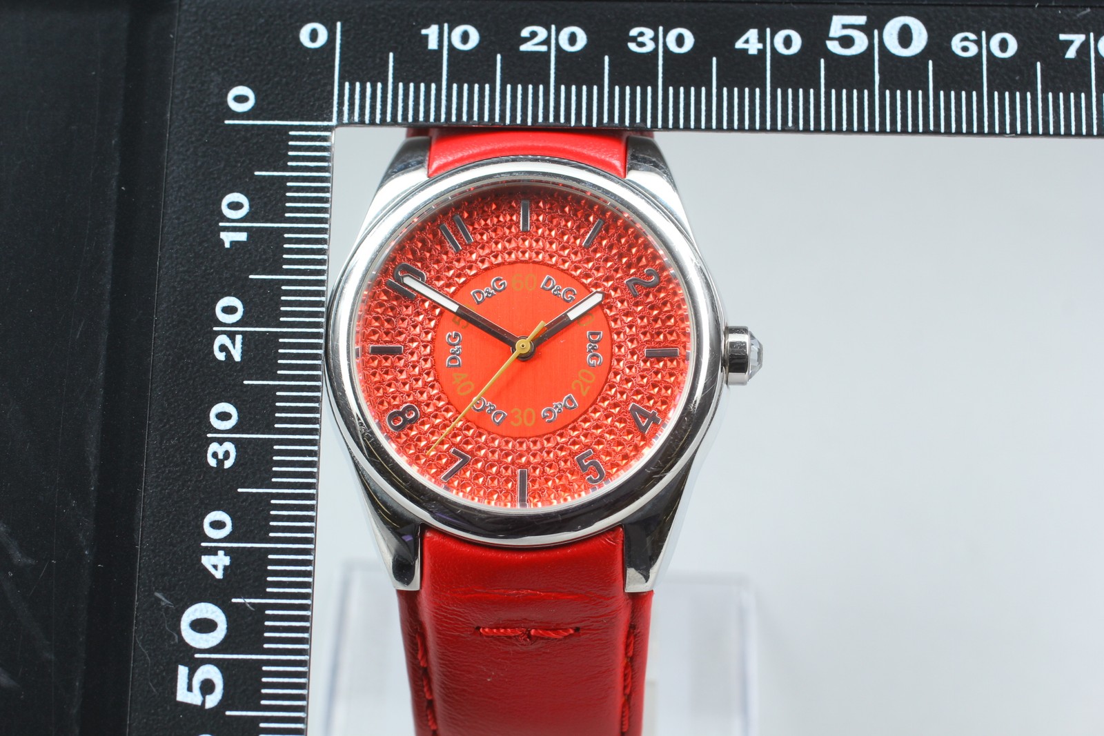 [Near MINT] DOLCE＆GABBANA TIME D&G Red Dial Unisex Adults Qtz Watch From JAPAN