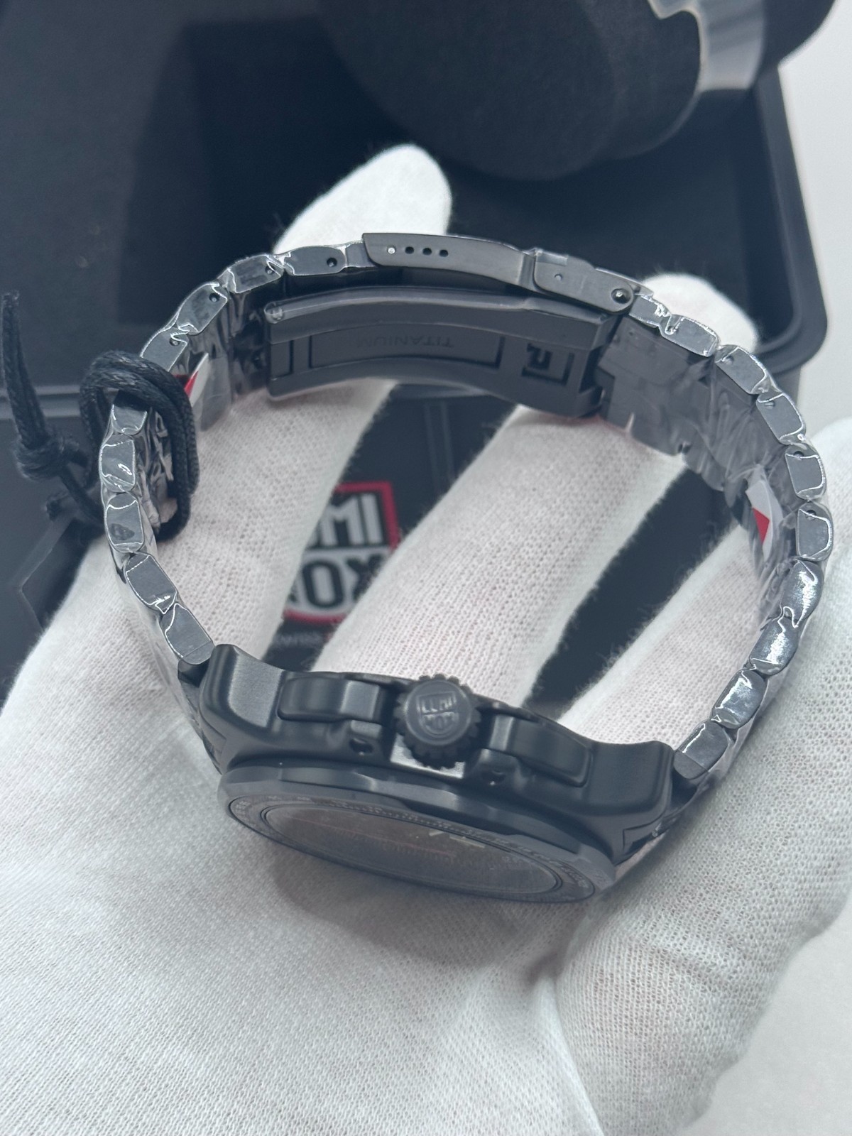 NEW Luminox F-22 Raptor Black Titanium Men’s Quartz Watch XA.9272