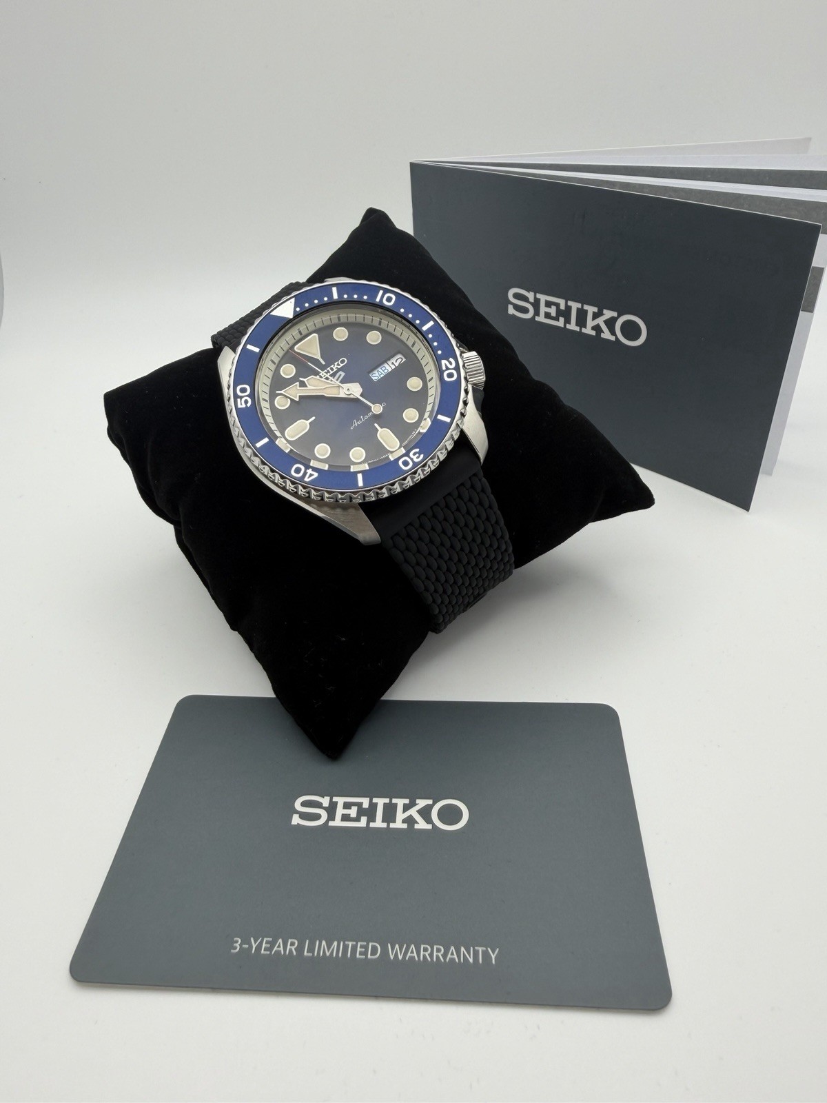 Seiko 5 Automatic Diver 42.5mm Blue Dial/Bezel Day/Date 10 BAR Rubber