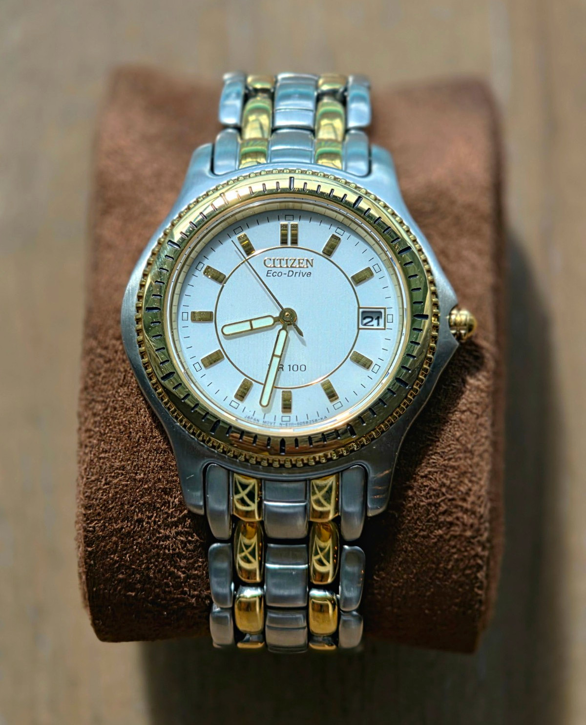 Citizen Eco-Drive Quartz White Dial Date WR100m Two-Tone SS Bracelet 40mm