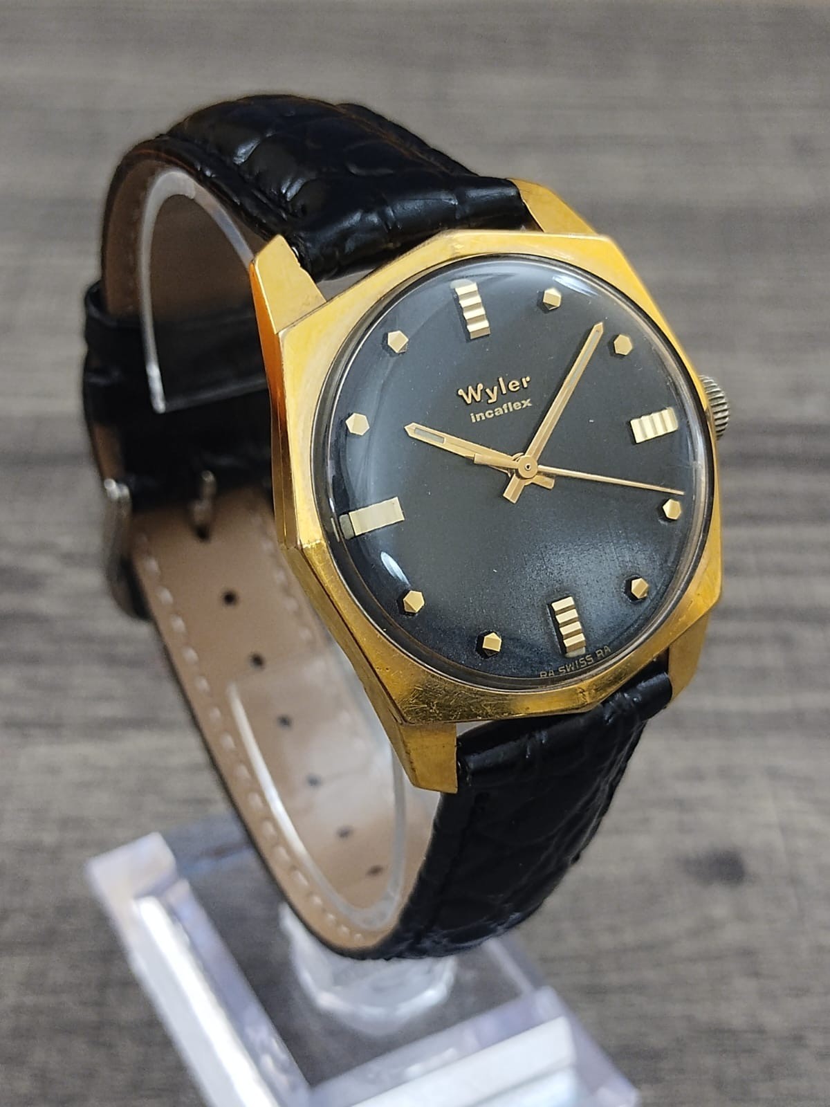 WYLER Incaflex -rare OCTAGON faceted Case- RARE Black GLOSS Dial – ETA 2354