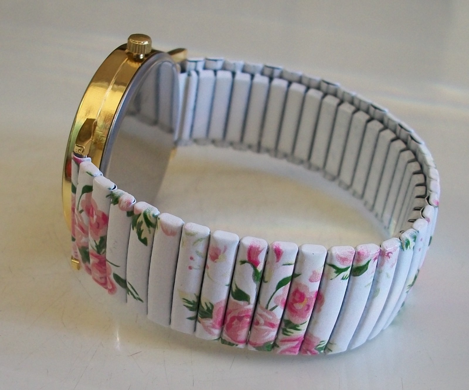 Multicolor SKULL Flower White Stretch Band Gold Finish Fashion Casual Watch
