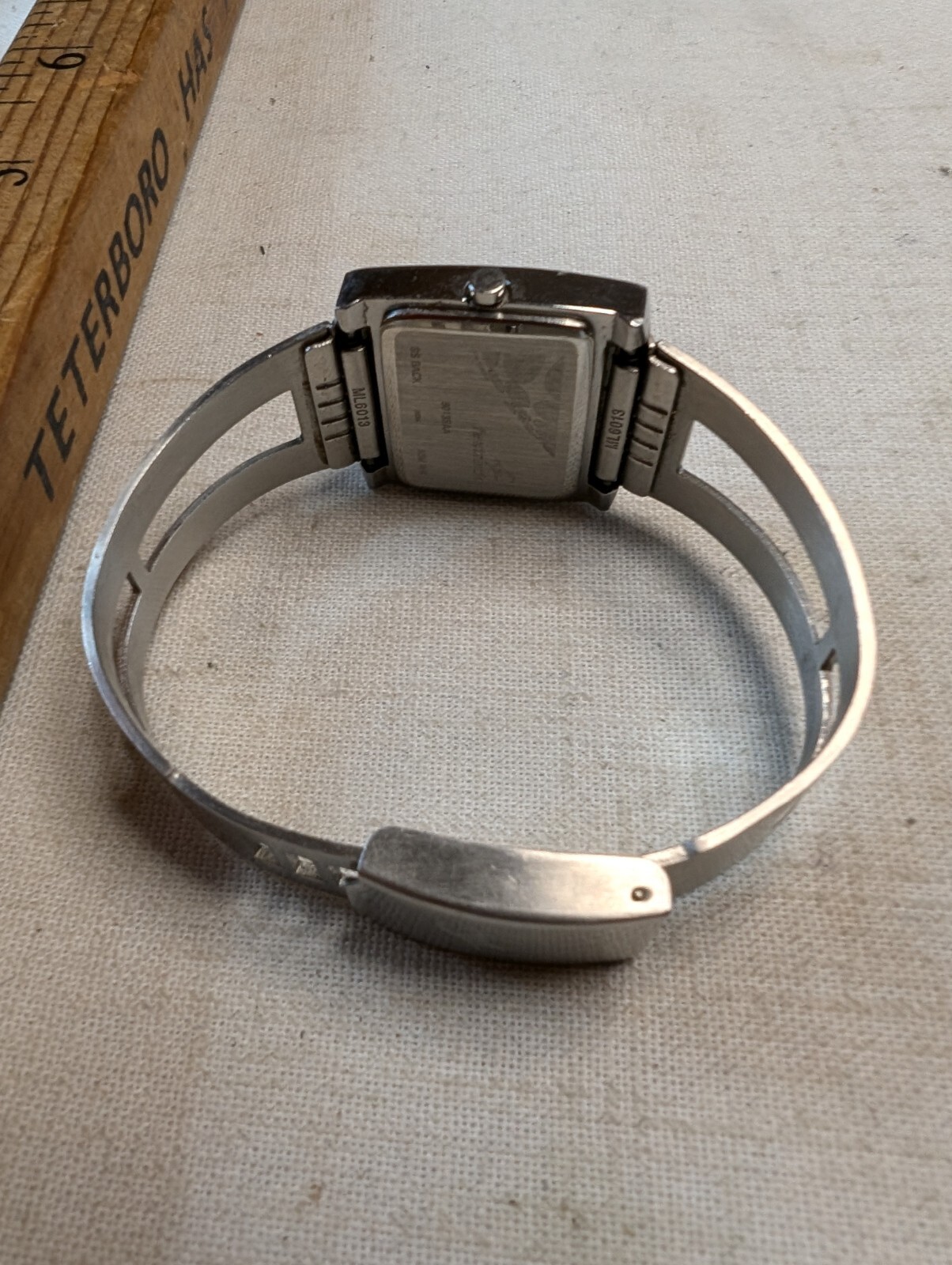 Ladies Stainless Bangle FasTrack By Titan India Quartz – Fresh Battery