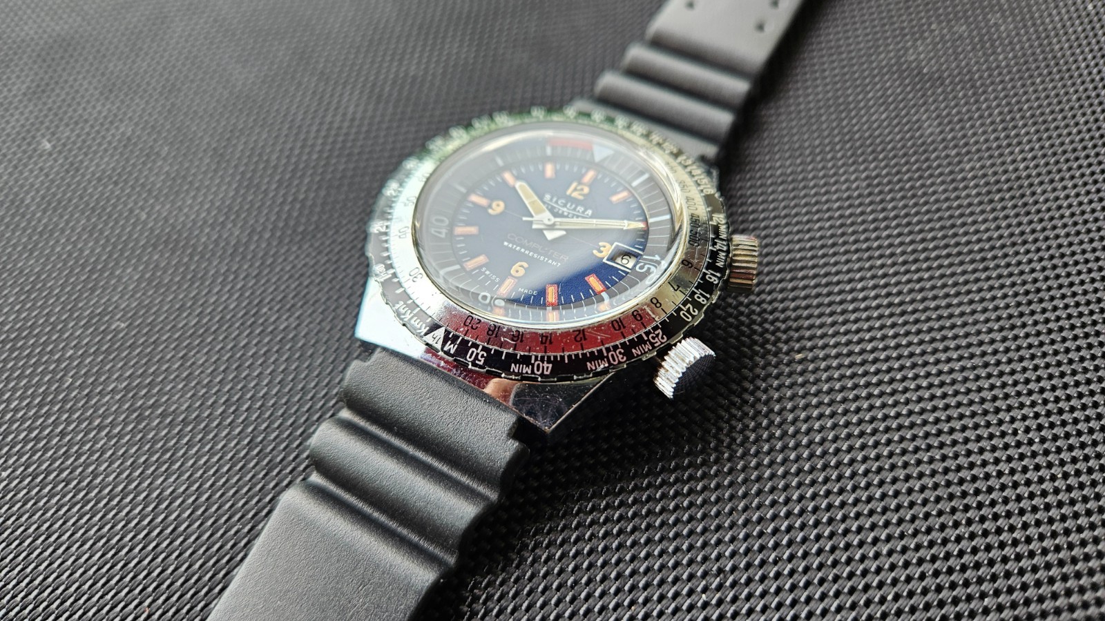 Sicura 21 Jewels Computer blue Dial manual wind rotating bezel Vintage