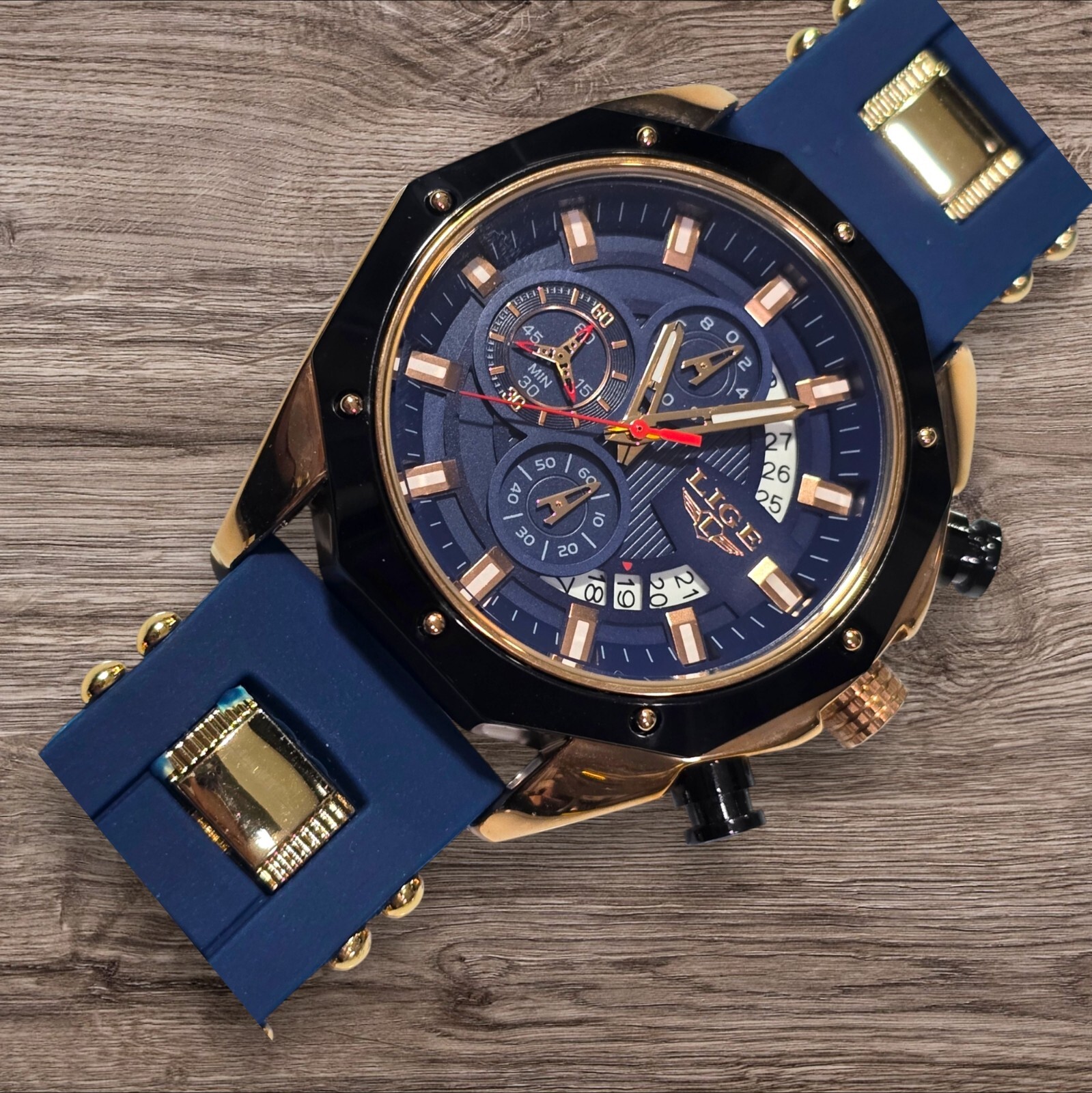 LIGE 1853 DREAM QUARTZ MEN’S WATCH, RUBBER BLUE BAND WITH STAINLESS ACCENT, NWT