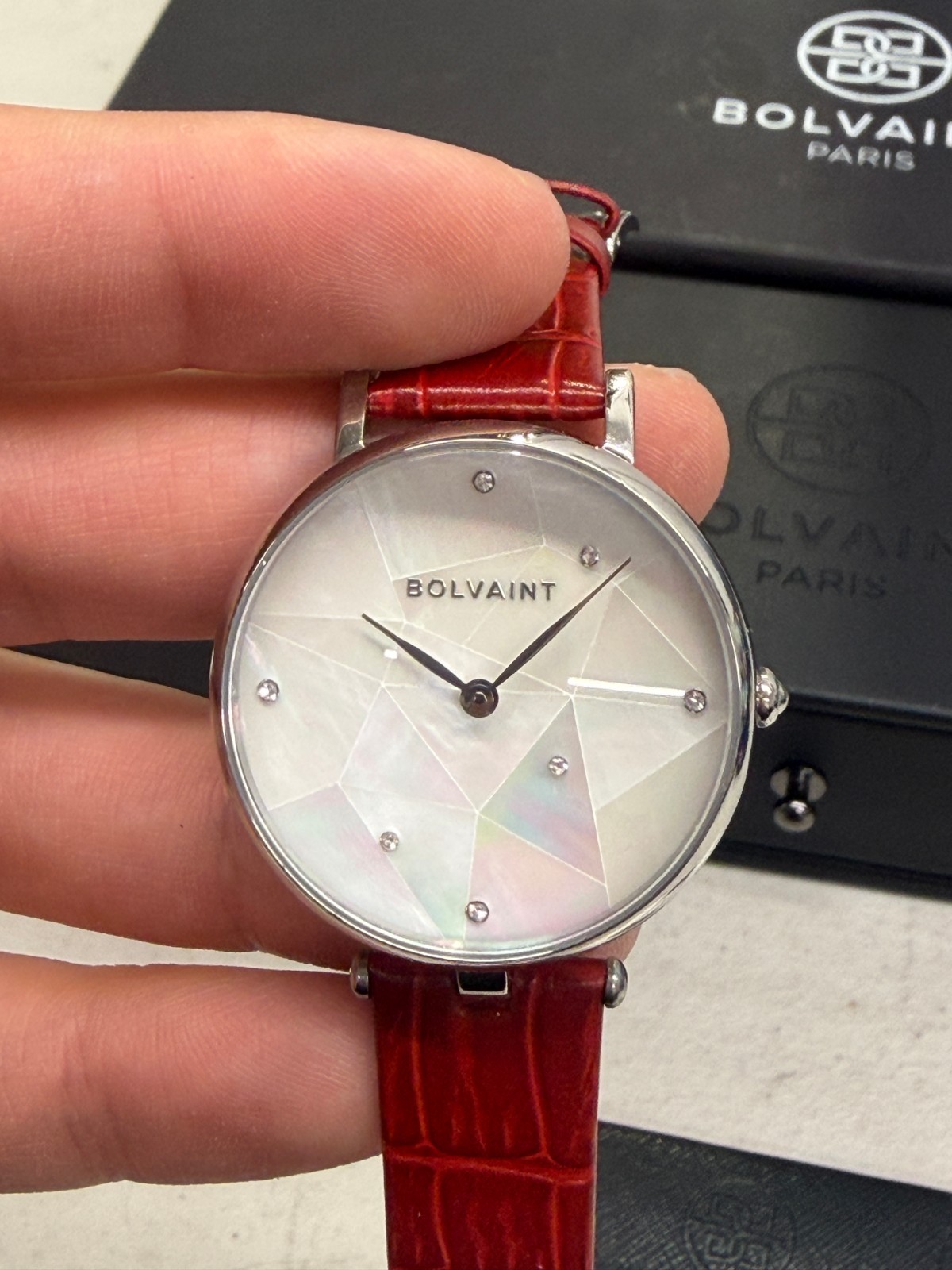 Bolvaint Vainui Mother-of-Pearl Ladies’ Watch – Silver & Garnet Red