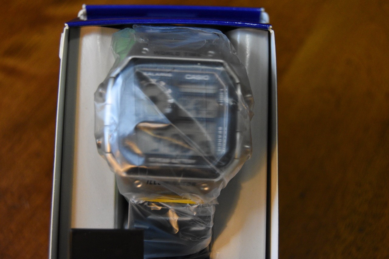 NEW! Casio AE-1200WHD-1A Men Digital Dial Wristwatch – Silver ana-digi stainless