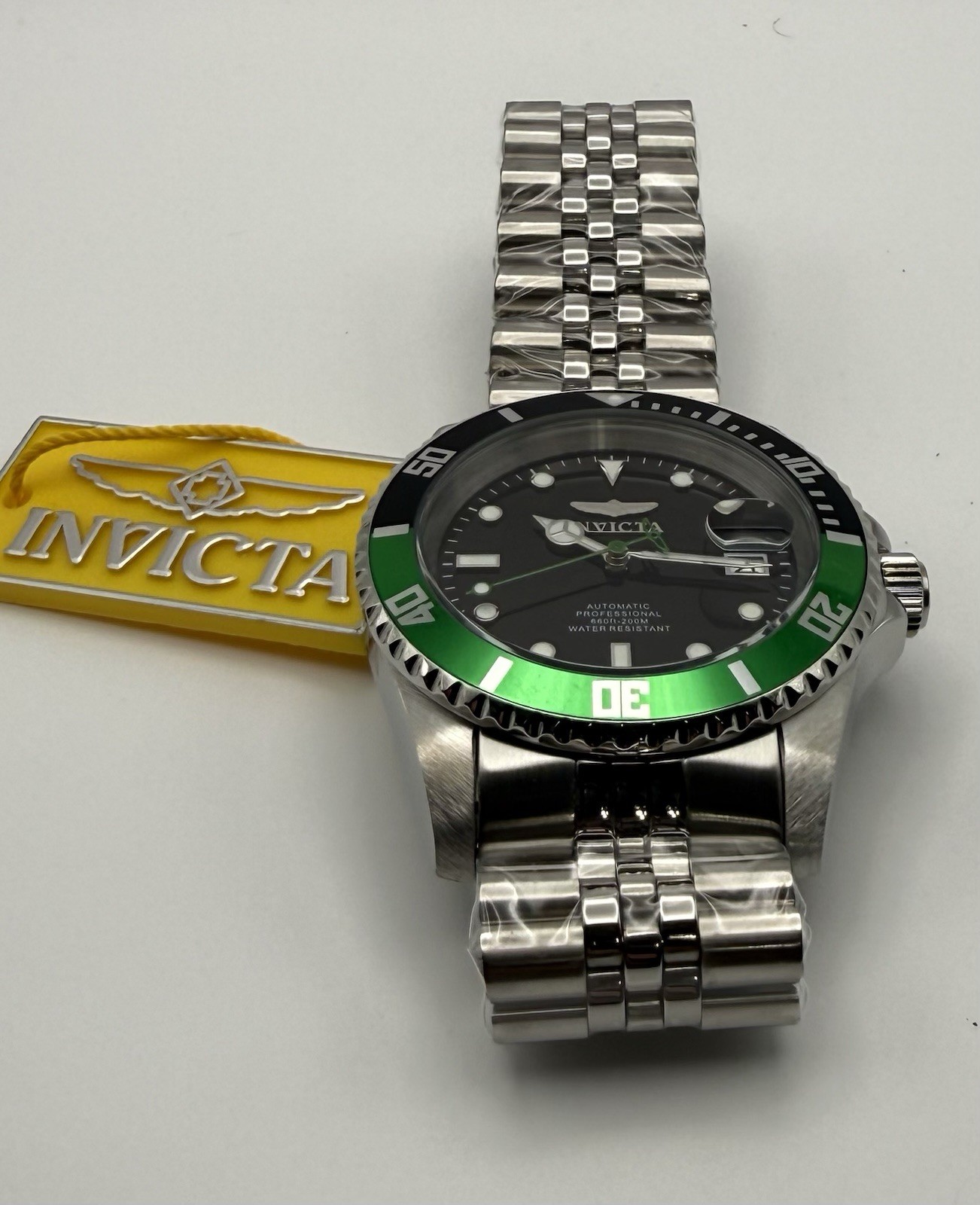 Invicta Pro Diver Automatic Diver 200m Black Dial Green/Black Bezel Box