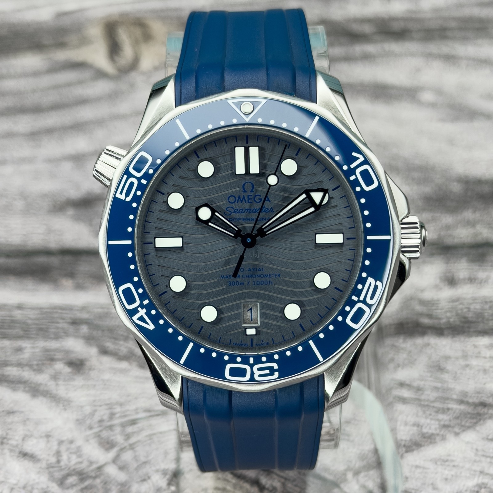 Omega Seamaster Diver 300M 42MM Grey Dial Rubber Strap 210.32.42.20.06.001