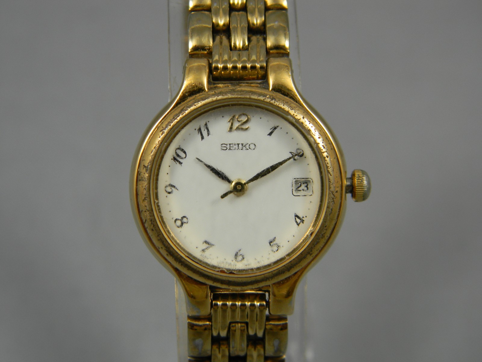 Vintage Seiko Watch Women 23mm Date Gold Tone Clasp Band 6.25″ New Battery