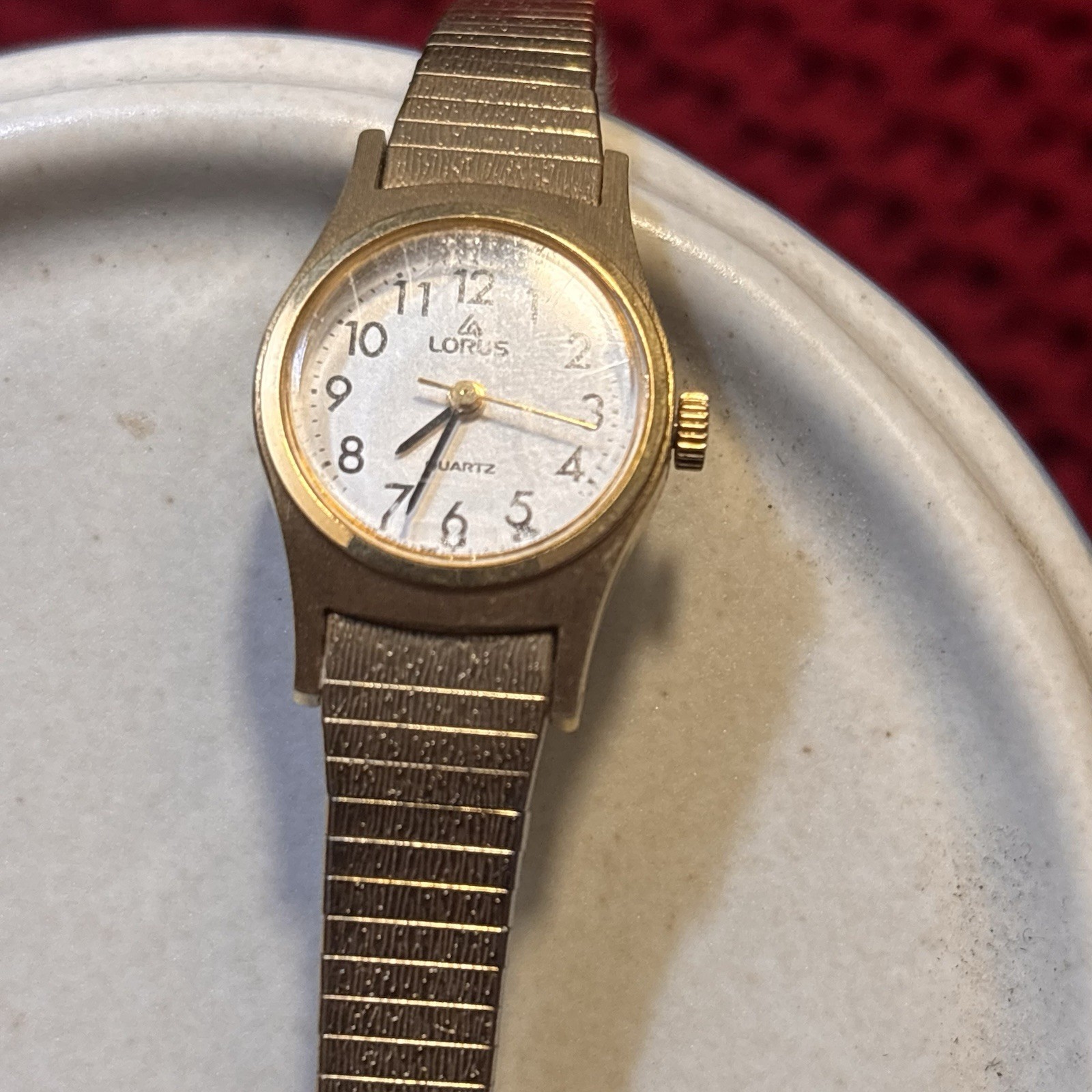 Vintage Lorus Women’s Gold Tone Quartz Watch Stretch Band – As Is / Untested