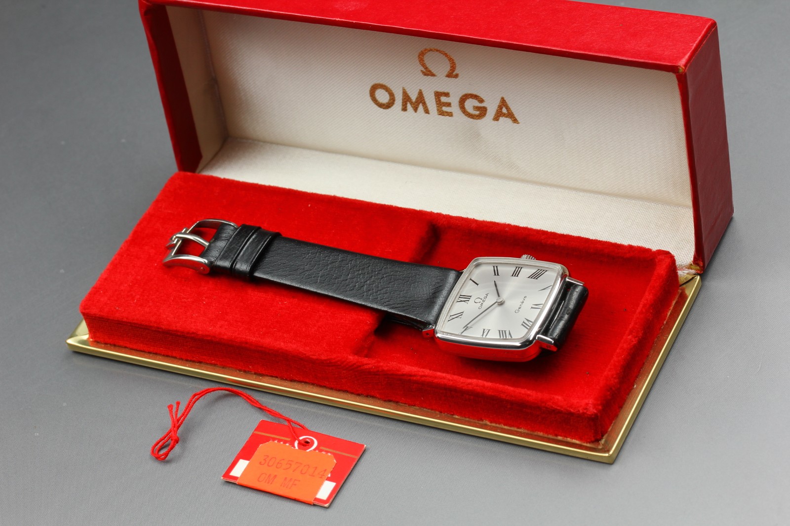 1970s NOS Top MINT OMEGA Geneve Cal.625 511.415 Roman Square Manual Winding Mens