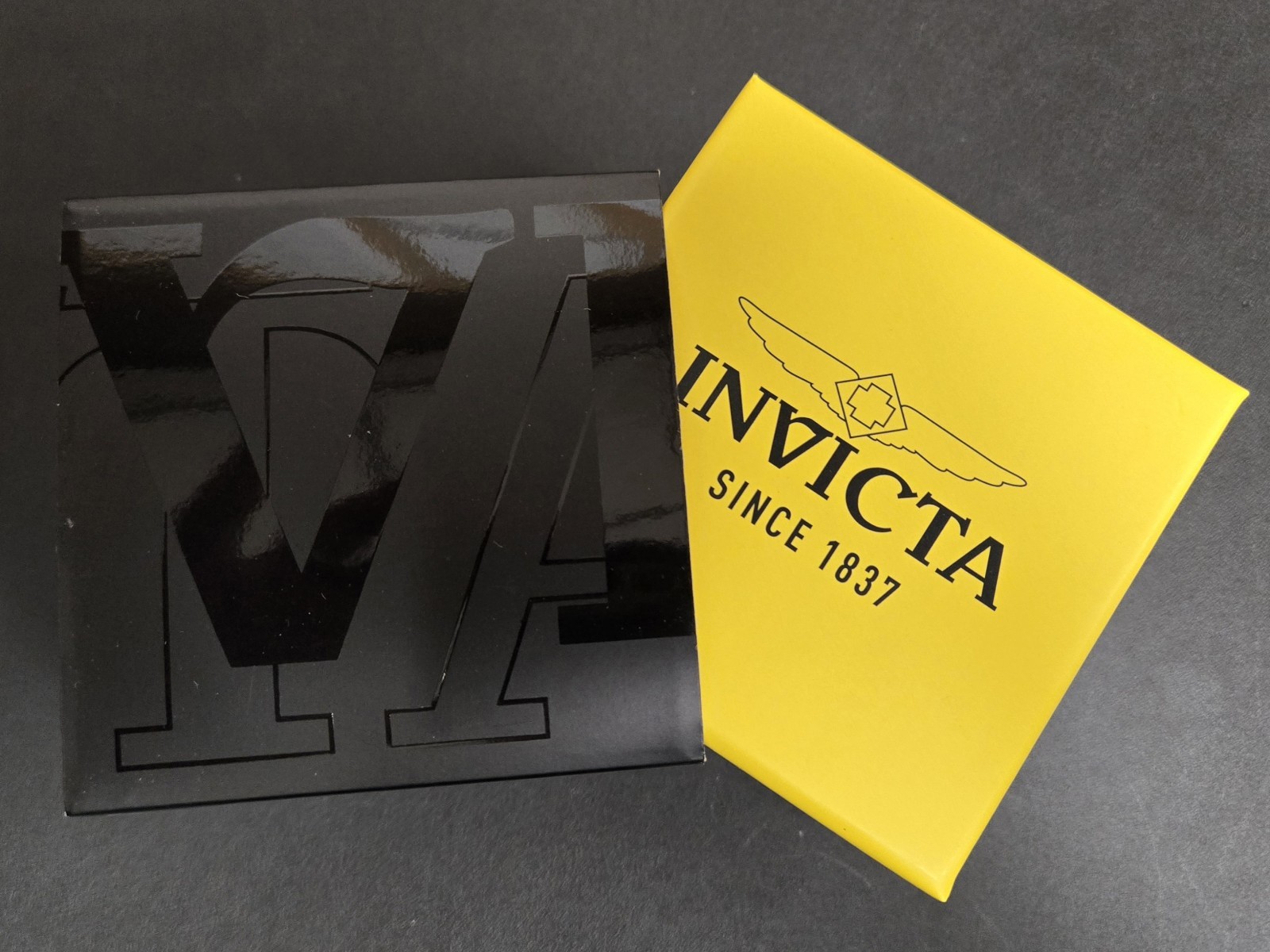 (A) $279 Invicta Racing Vaulthan Men Black White 44mm Quartz Watch NIB