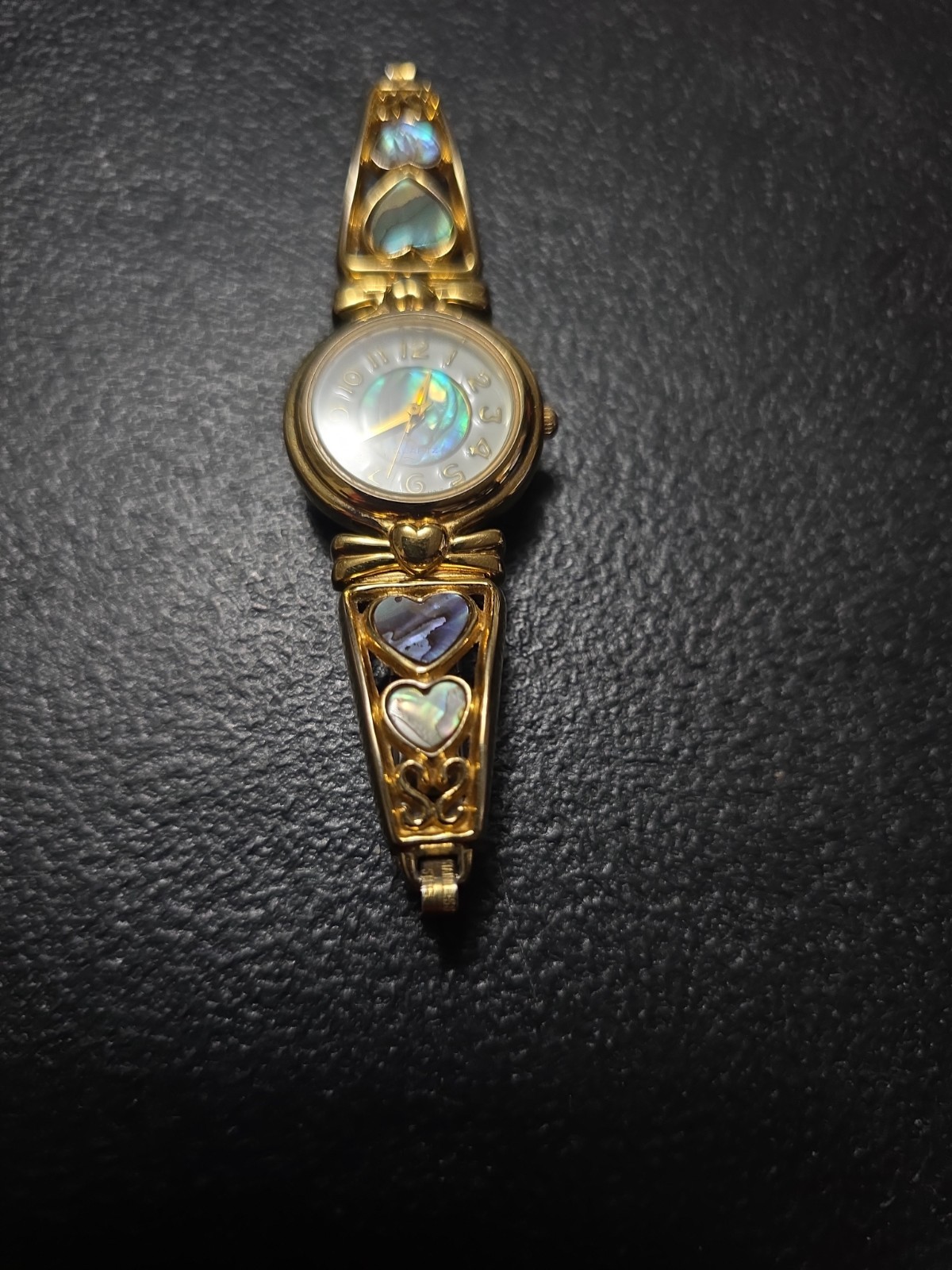 Vintage Avon Abalone Shell Heart Quartz Gold Toned Watch Mother Of Pearl