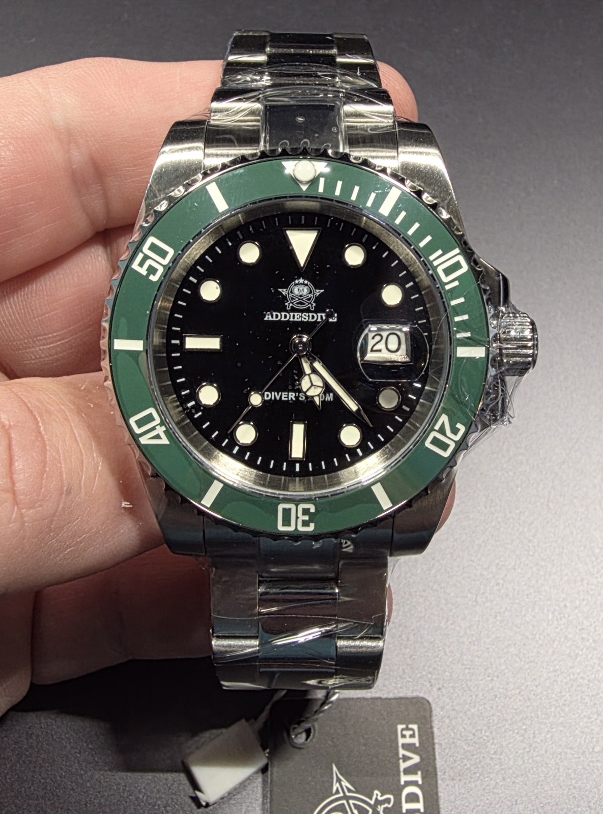ADDIESDIVE Stainless Steel Watch Men’s Driver Quartz Watch With Hardcase Green