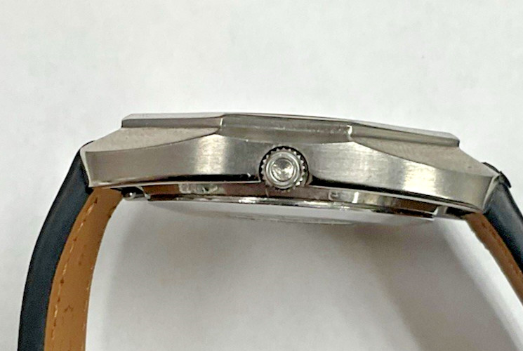 MENS OMEGA CONSTELLATION QUARTZ 1343 DATE CHRONOMETER STAINLESS WATCH