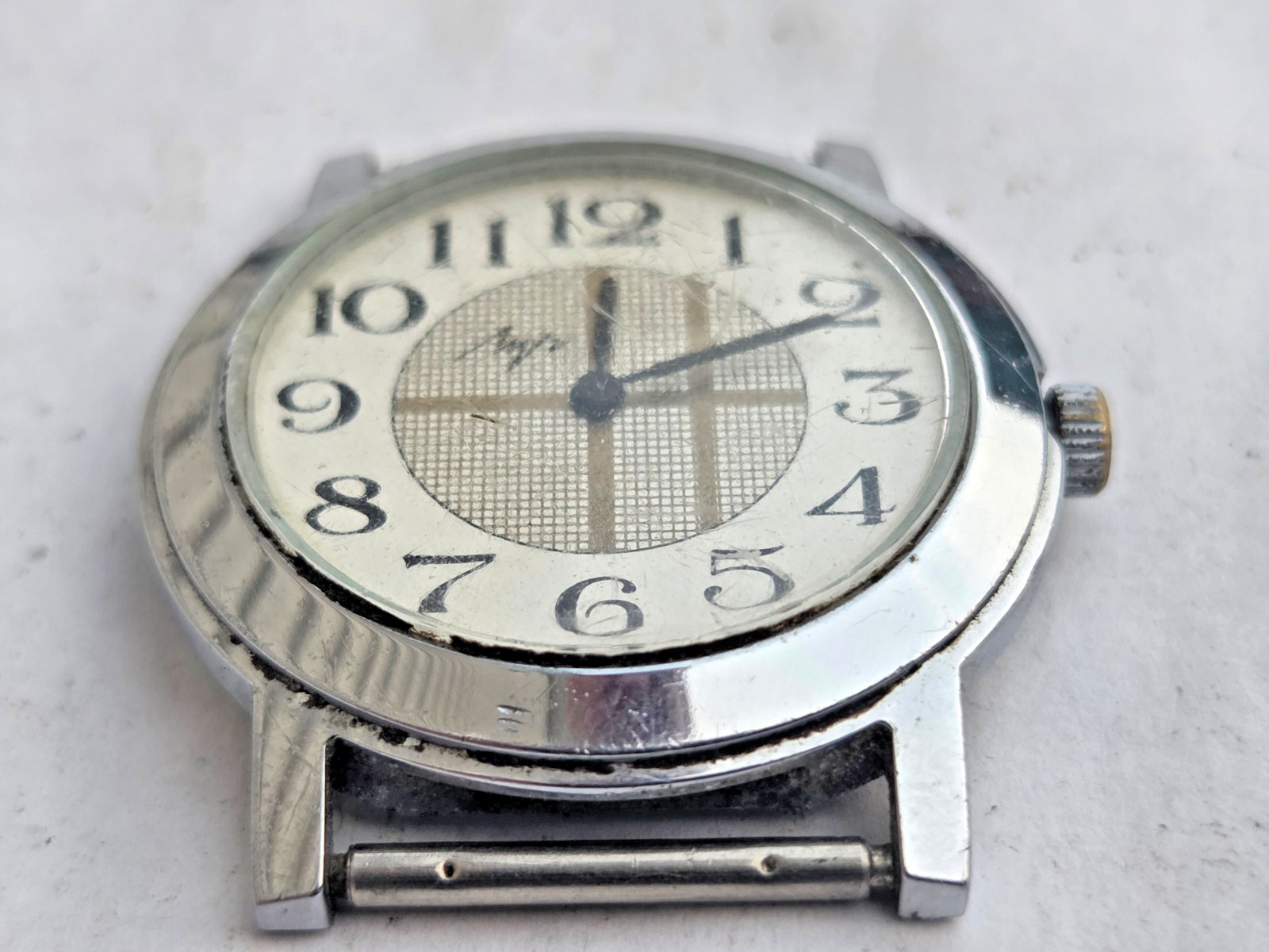 Russian mechanical Wristwatch Watch Luch . Made in Belarus .