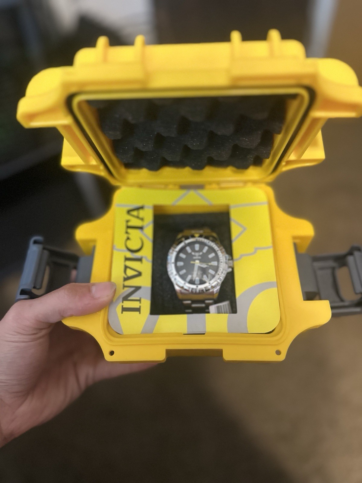 Invicta Men’s Pro Diver Quartz Watch Black Dial SS Bracelet Date 200m Box