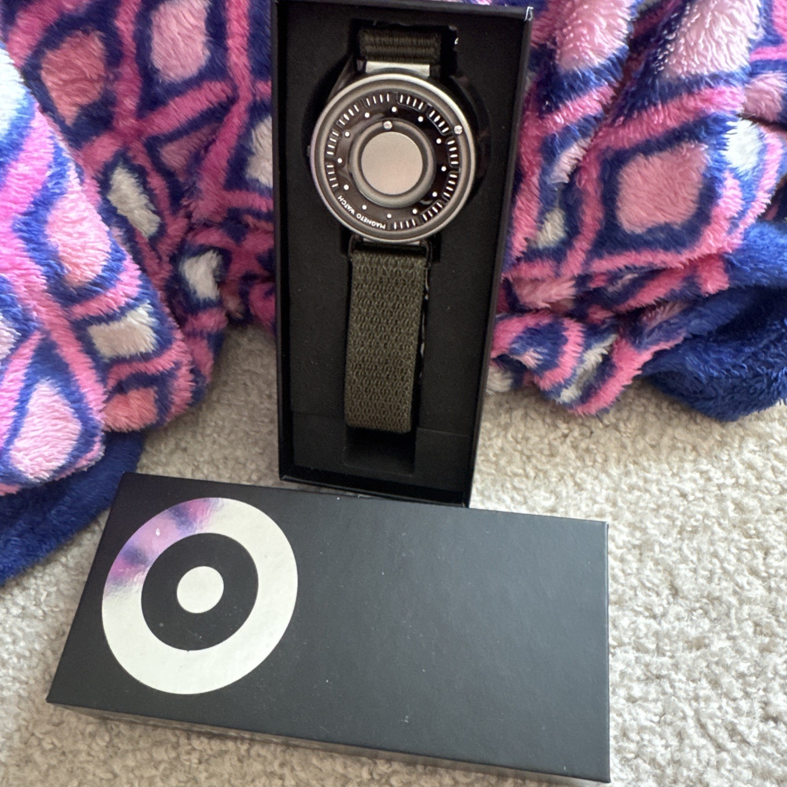 NEW Magneto Watch. Men’s. Magnetic Watch Futuristic. Khaki Green Band